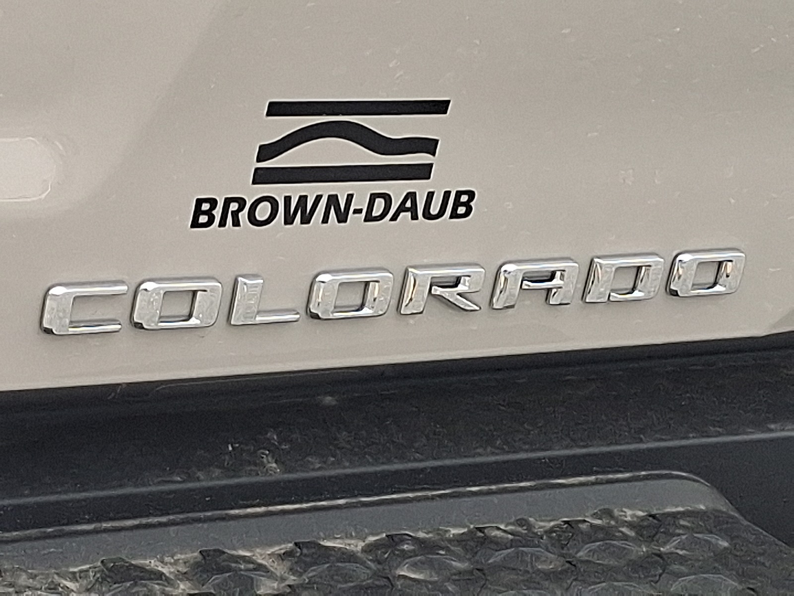 2026 Chevrolet Colorado Trail Boss, 4WD - White Sands - G42 exterior view 20