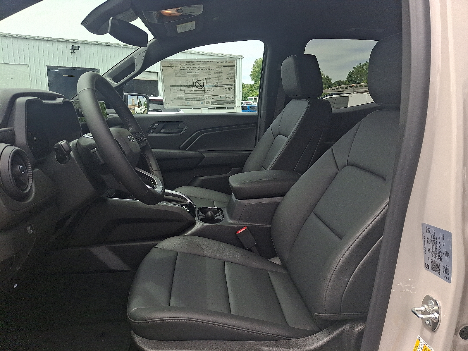 2026 Chevrolet Colorado Trail Boss, 4WD - White Sands - G42 exterior view 12
