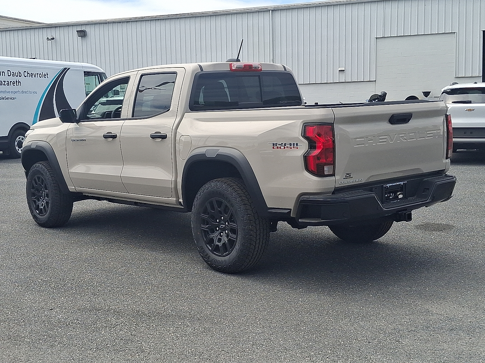 2026 Chevrolet Colorado Trail Boss, 4WD - White Sands - G42 exterior view 7
