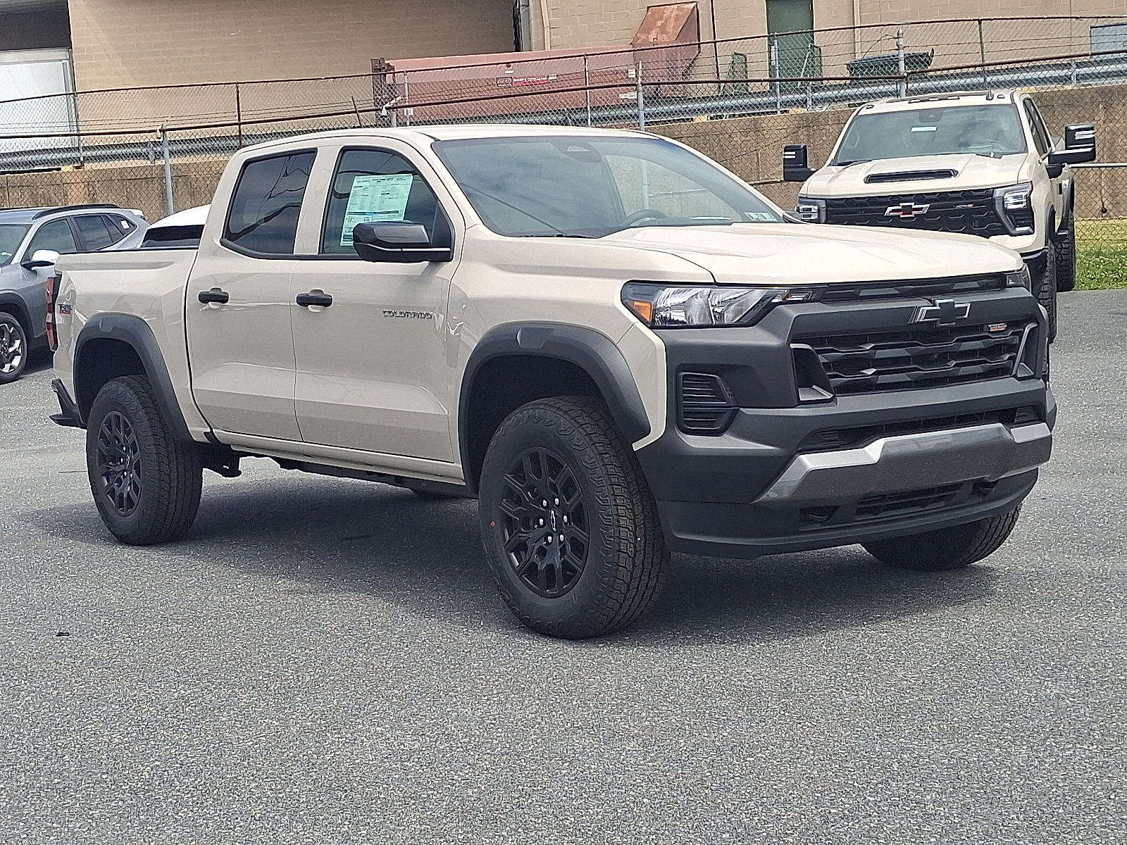 2026 Chevrolet Colorado Trail Boss, 4WD - White Sands - G42 exterior view 5