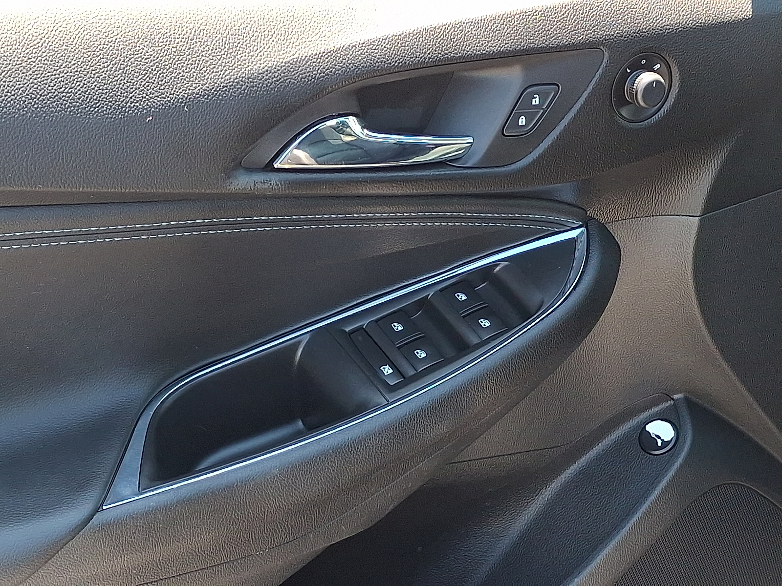 2017 Chevrolet Cruze Premier Auto - Mosaic Black Metallic - GB8 exterior view 16