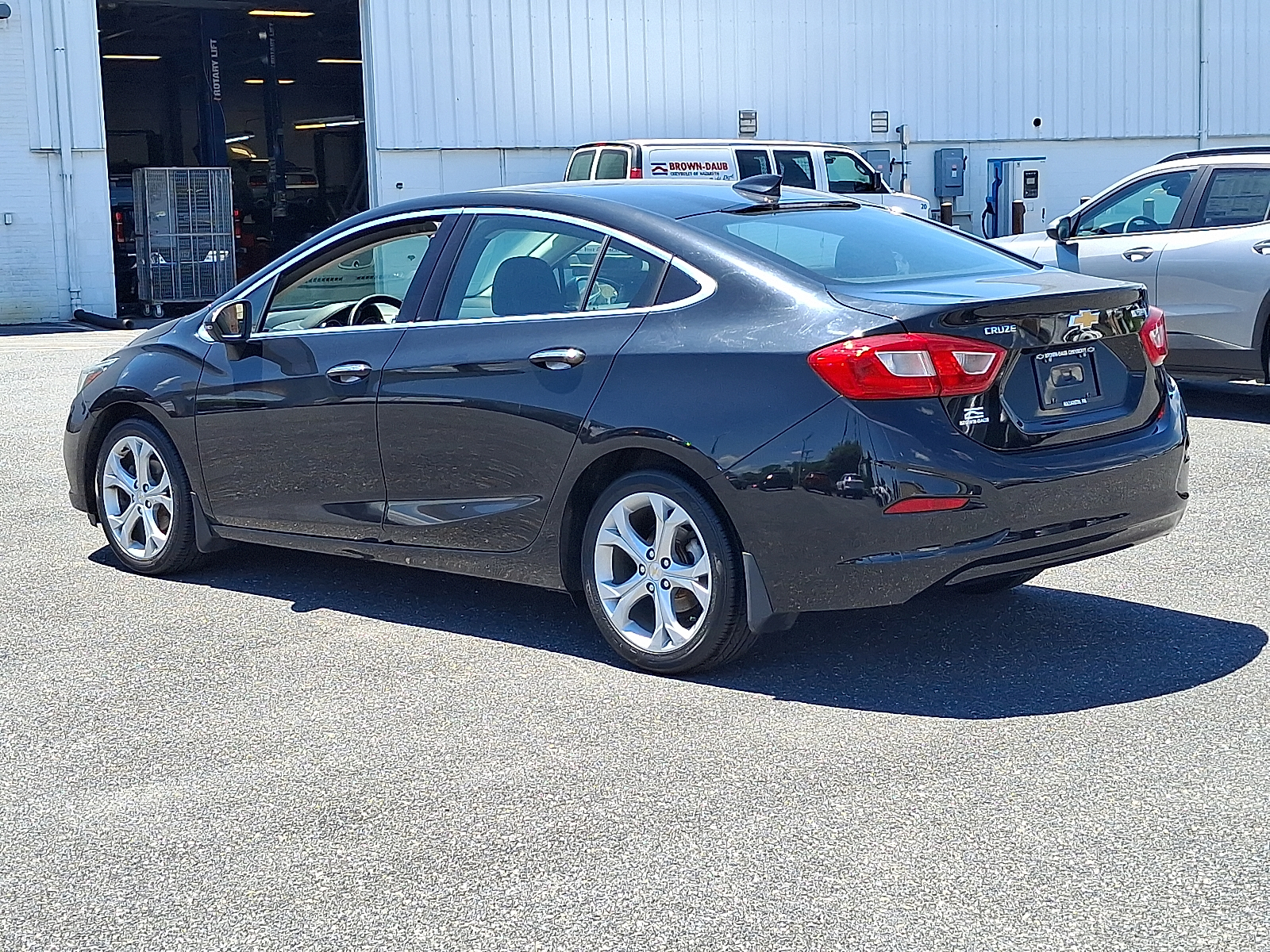 2017 Chevrolet Cruze Premier Auto - Mosaic Black Metallic - GB8 exterior view 7