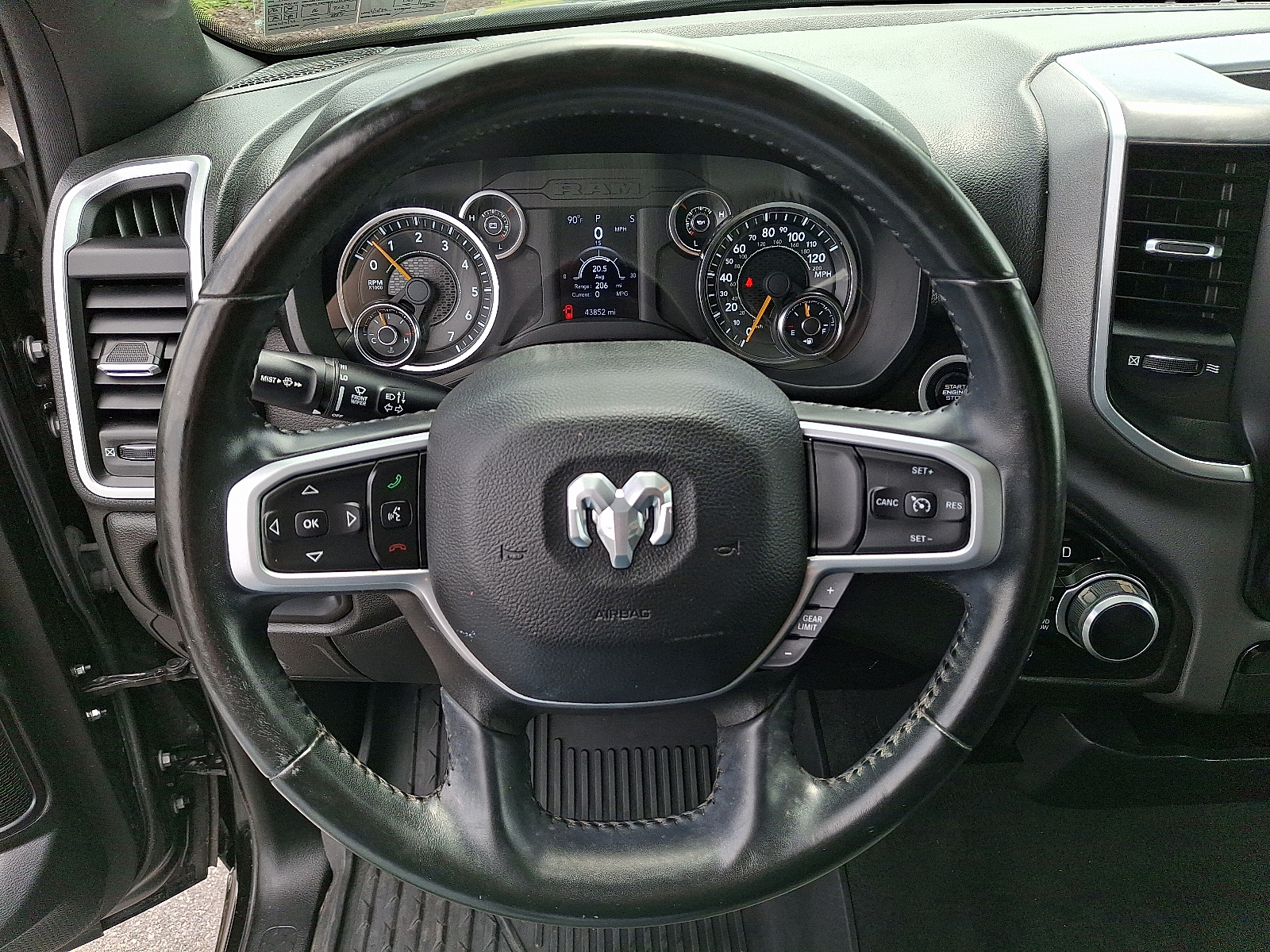 2022 Ram 1500 Big Horn Crew Cab 4x4 5'7