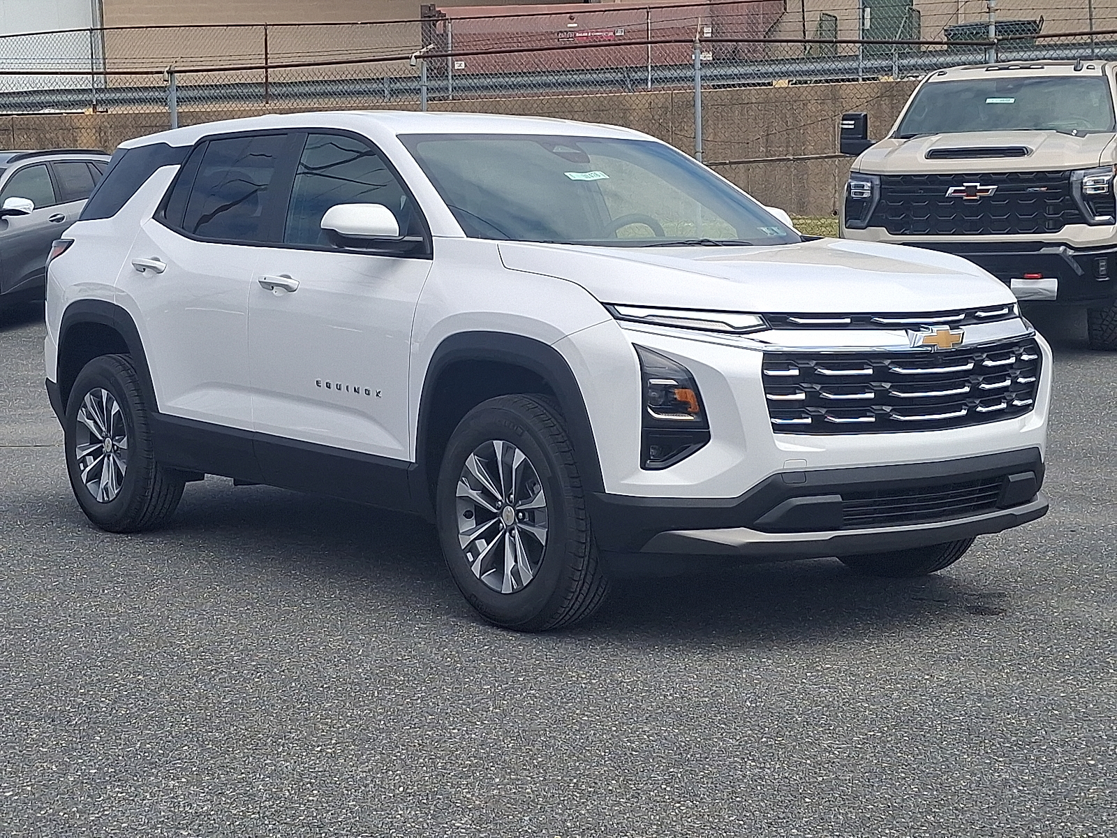 2026 Chevrolet Equinox AWD LT - Summit White - GAZ exterior view 5