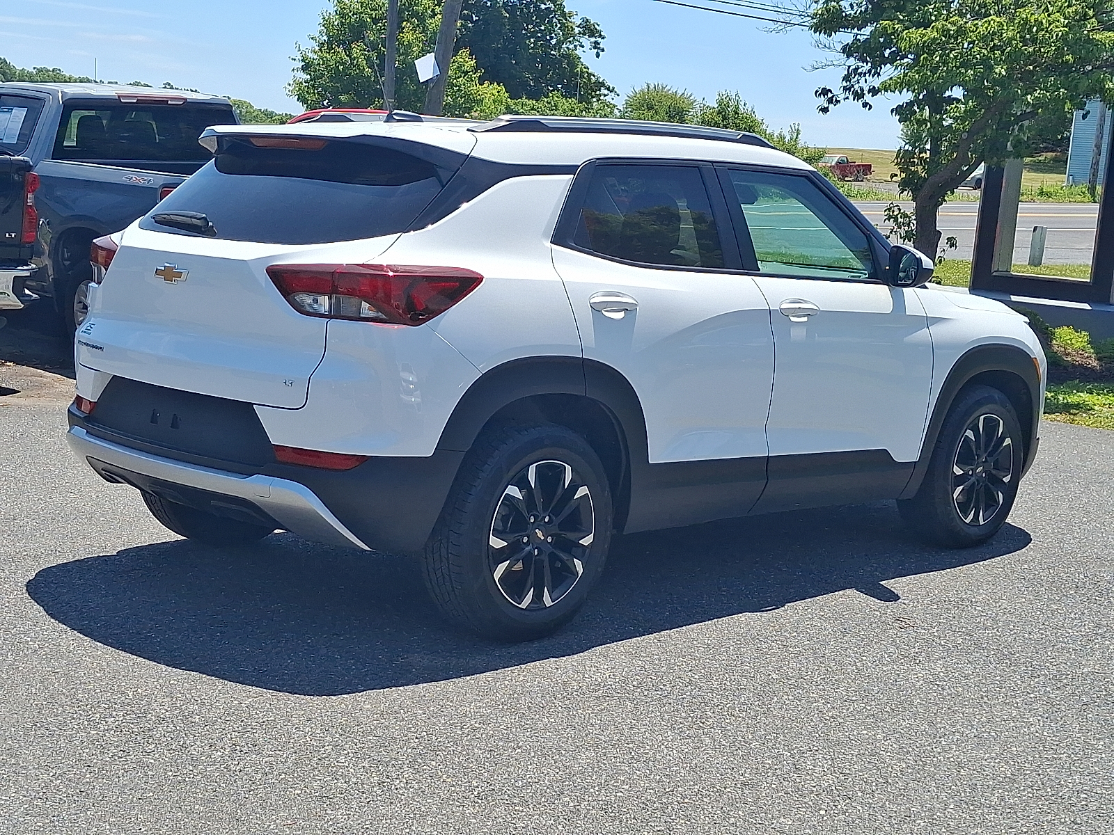 2023 Chevrolet Trailblazer FWD LT - Summit White - GAZ exterior view 8