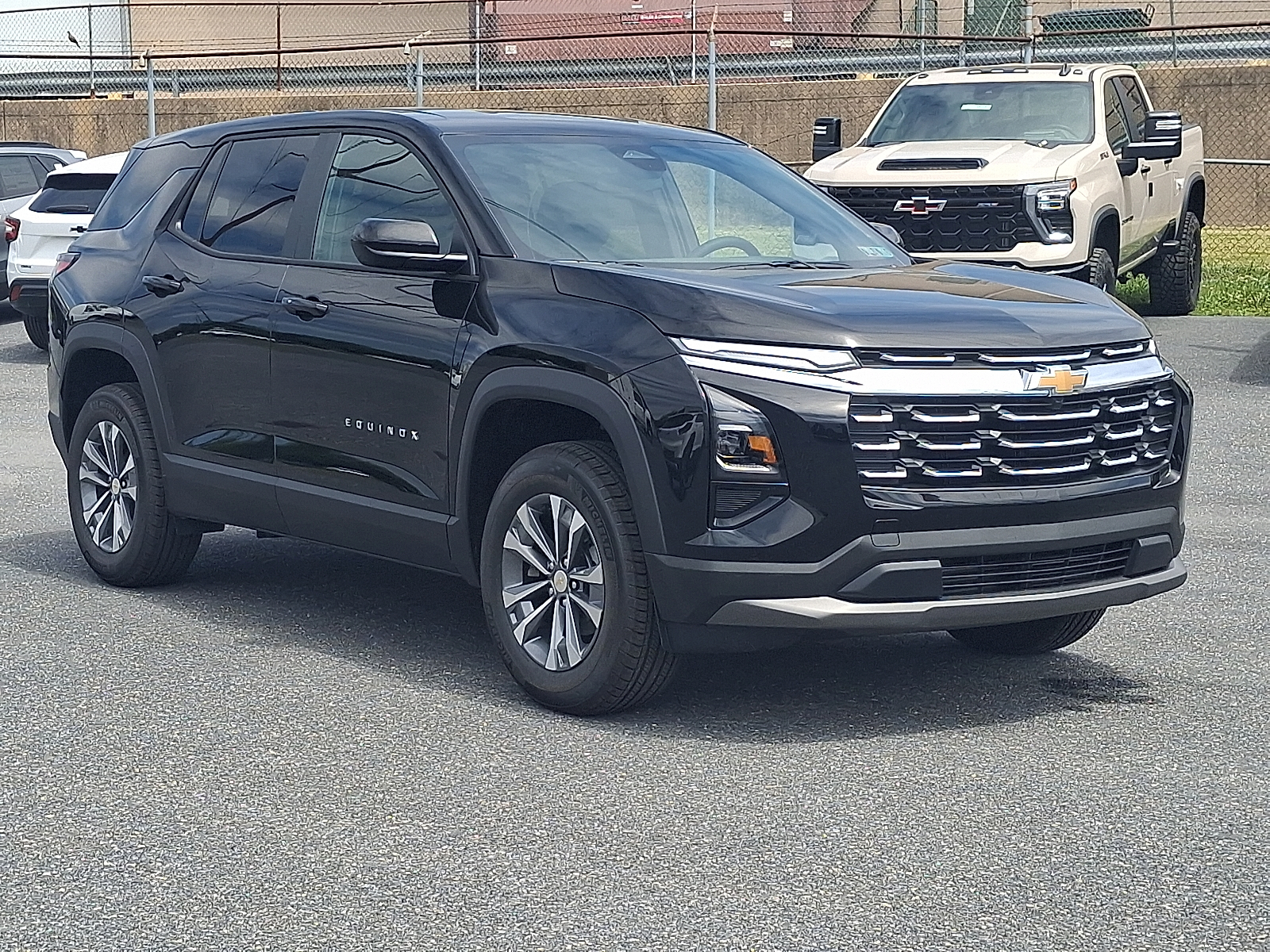 2026 Chevrolet Equinox AWD LT - Mosaic Black Metallic - GB8 exterior view 5
