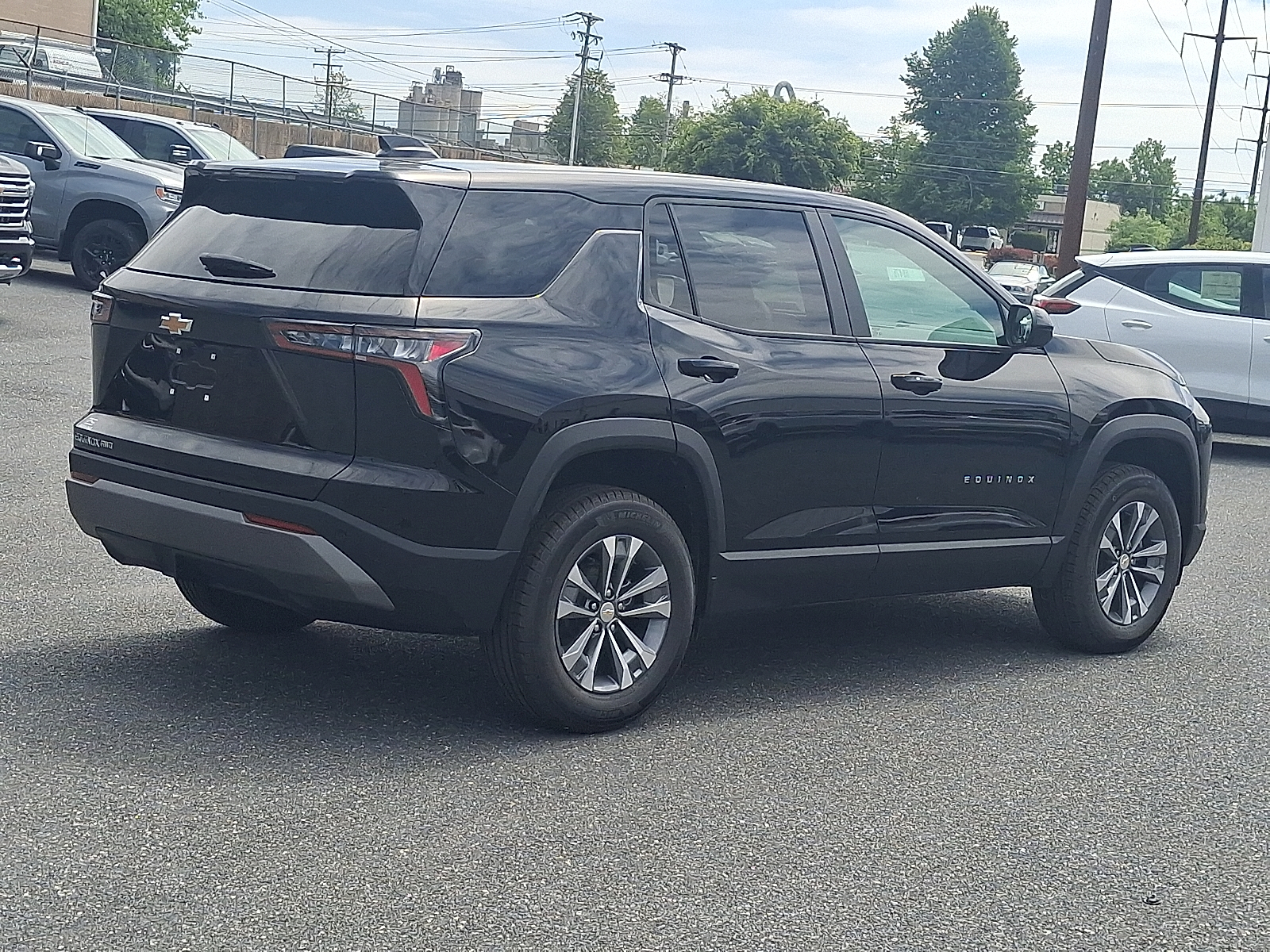 2026 Chevrolet Equinox AWD LT - Mosaic Black Metallic - GB8 exterior view 6
