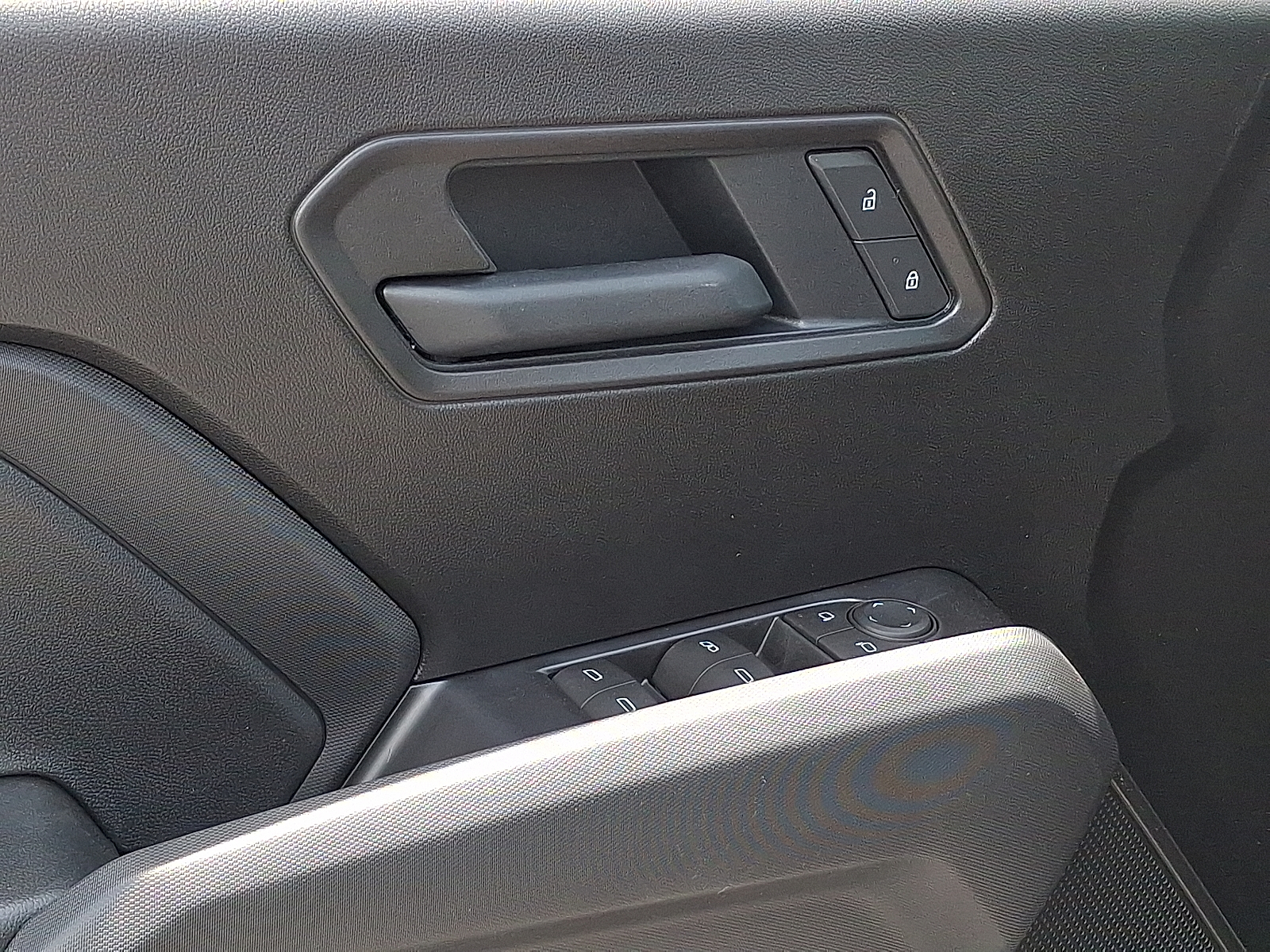 2026 Chevrolet Colorado Trail Boss, 4WD - White Sands - G42 exterior view 8