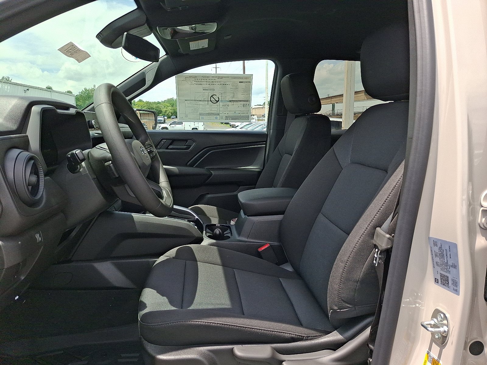2026 Chevrolet Colorado Trail Boss, 4WD - White Sands - G42 exterior view 9