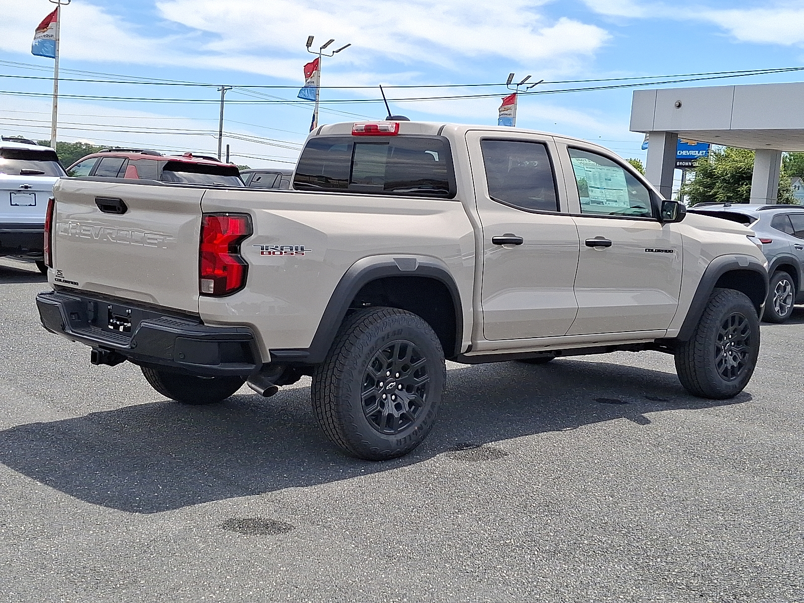 2026 Chevrolet Colorado Trail Boss, 4WD - White Sands - G42 exterior view 3