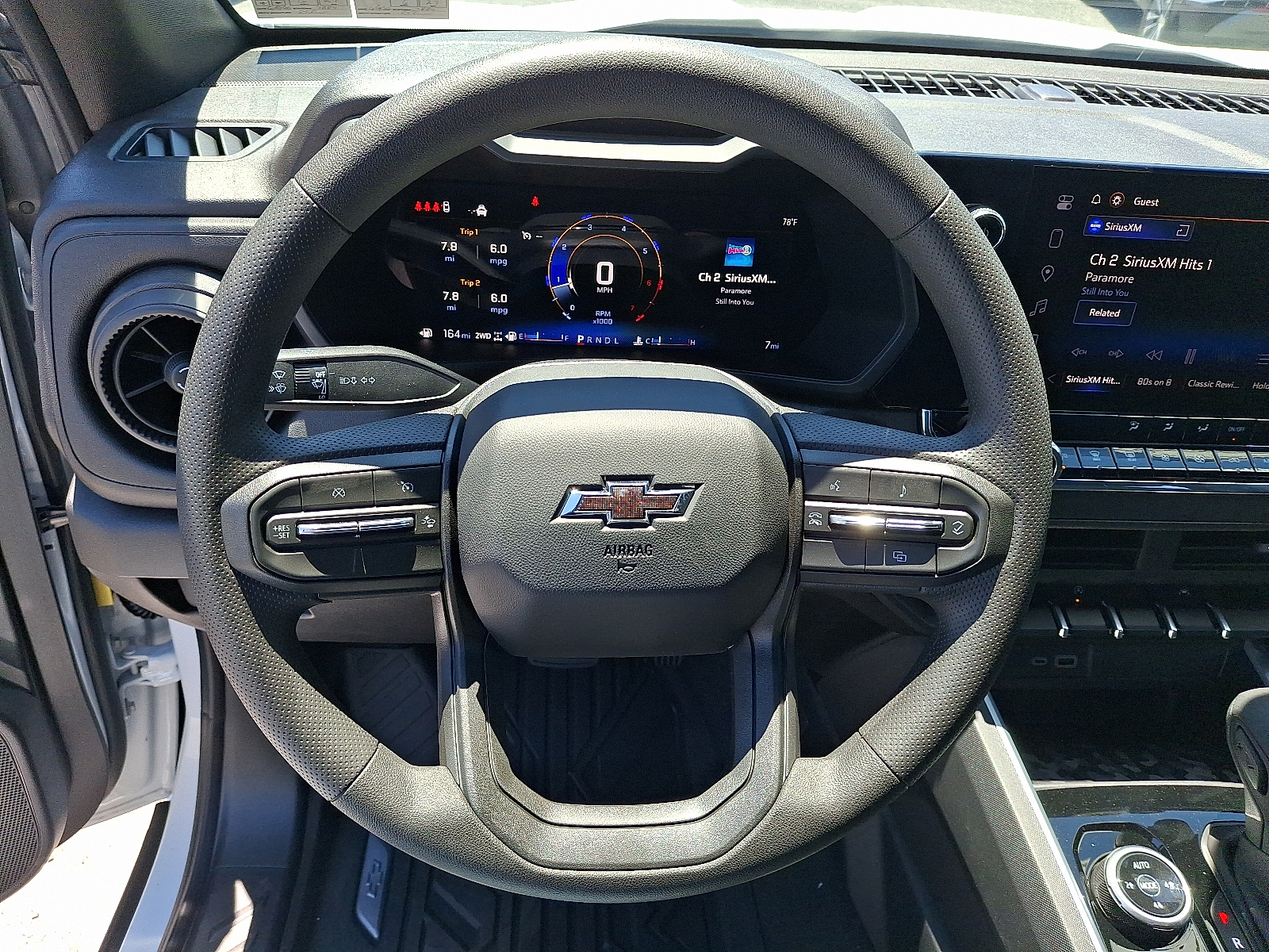 2026 Chevrolet Colorado Trail Boss, 4WD - Summit White - GAZ exterior view 10