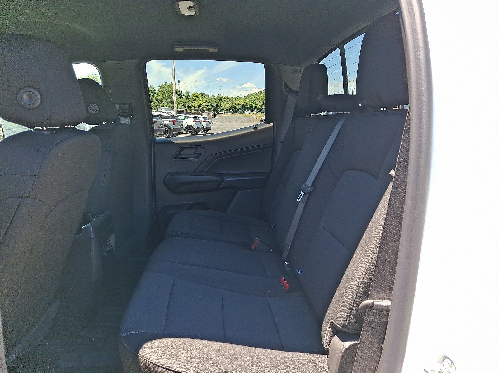 2026 Chevrolet Colorado Trail Boss, 4WD - Summit White - GAZ exterior view 6