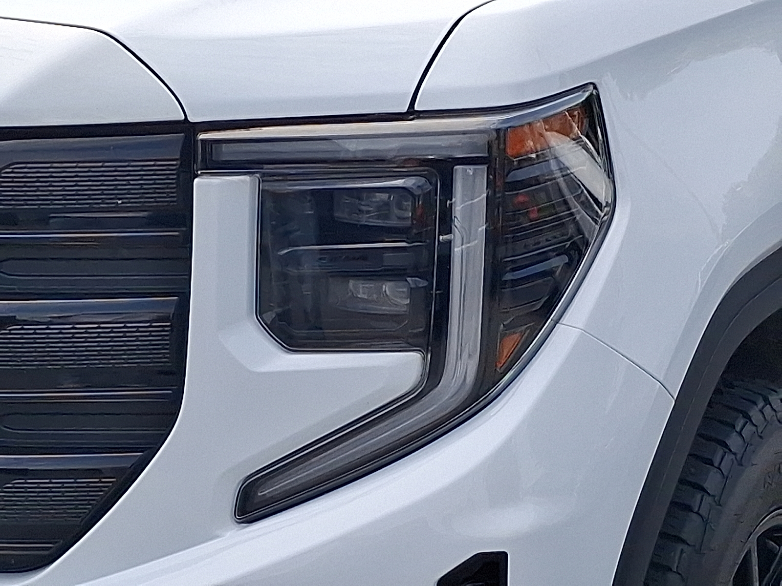 2024 GMC Sierra 1500 4WD Crew Cab Short Box Elevation with 3SB - Summit White - GAZ exterior view 12