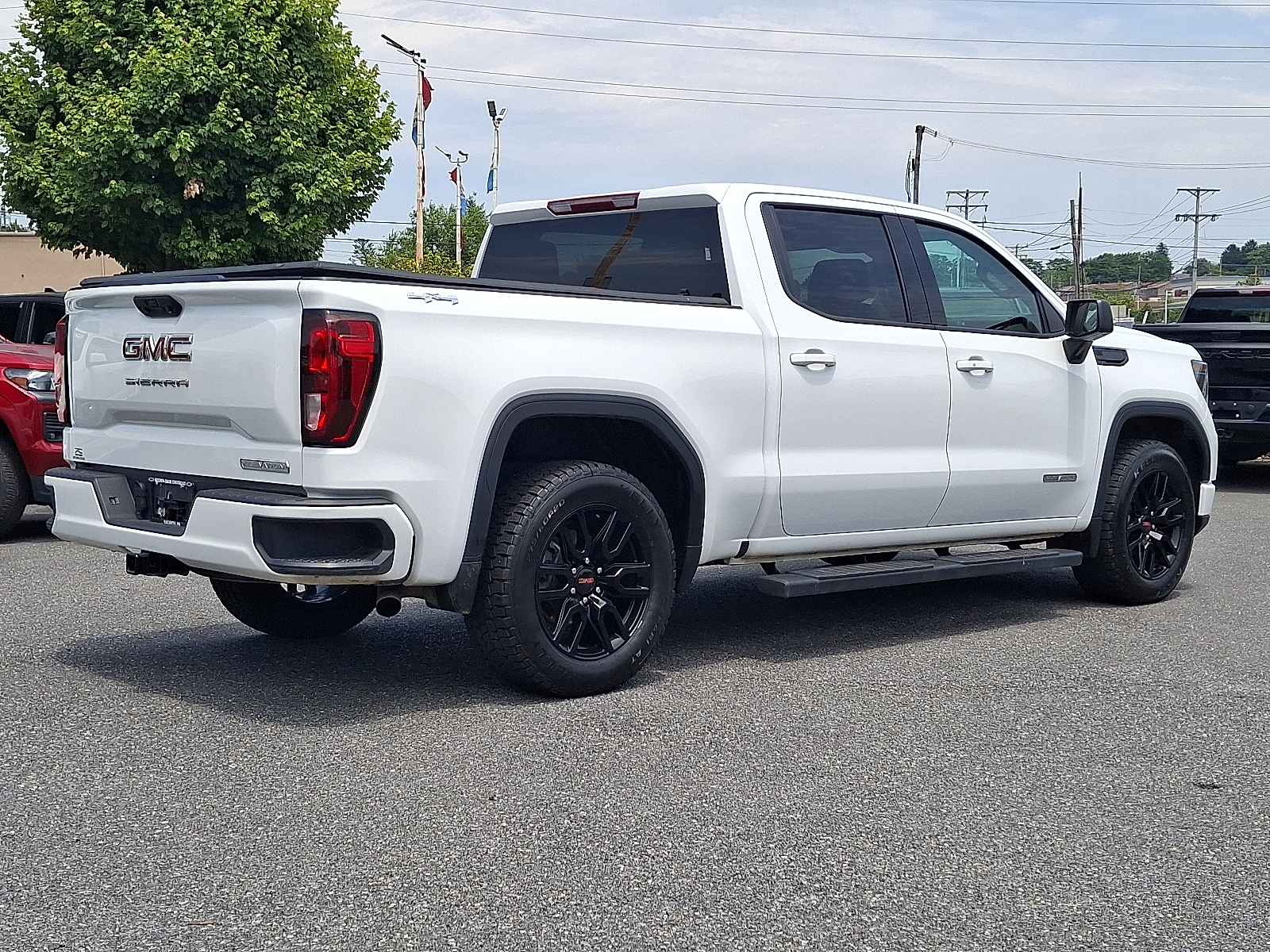 2024 GMC Sierra 1500 4WD Crew Cab Short Box Elevation with 3SB - Summit White - GAZ exterior view 9