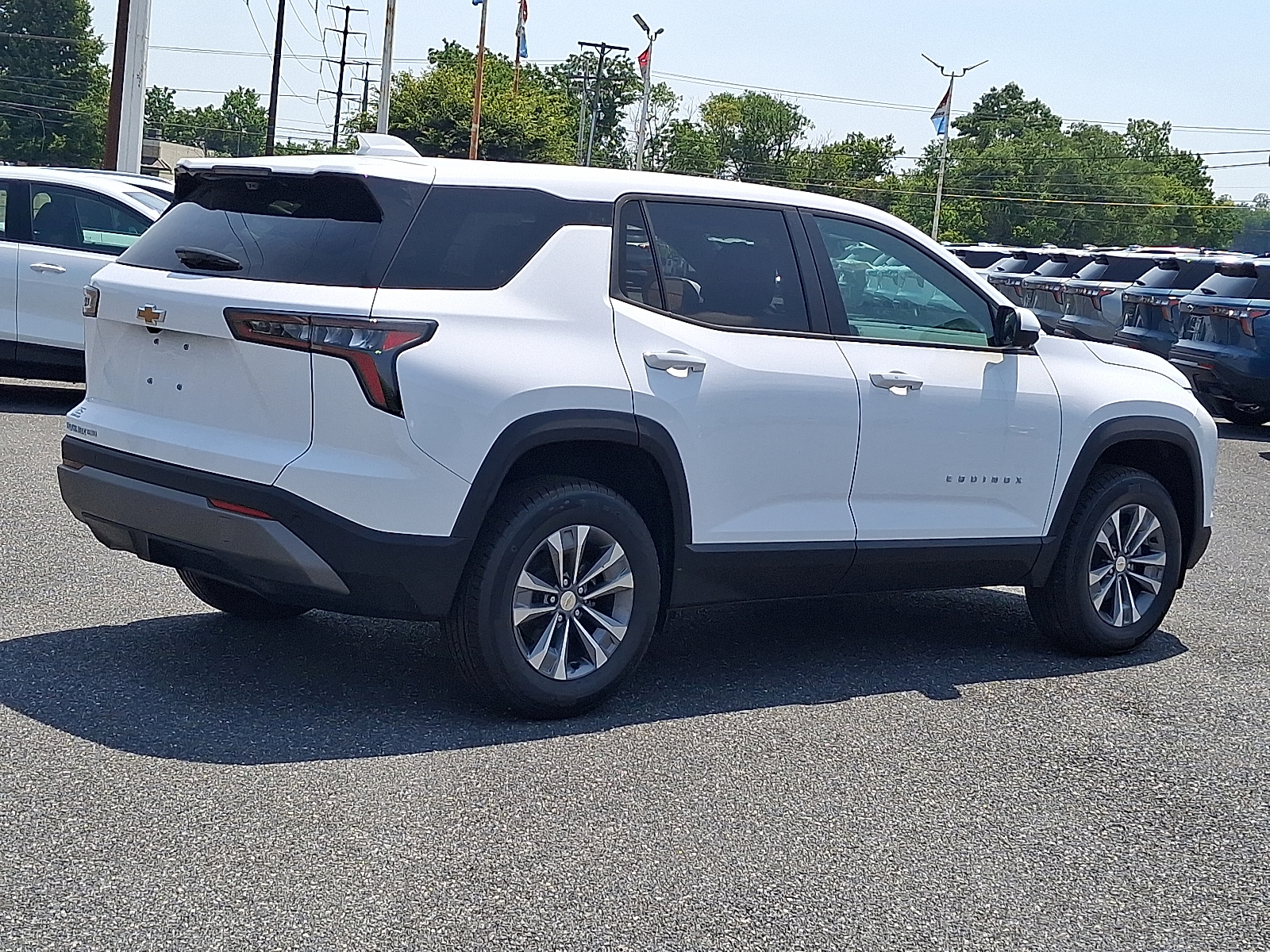 2026 Chevrolet Equinox AWD LT - Summit White - GAZ exterior view 6