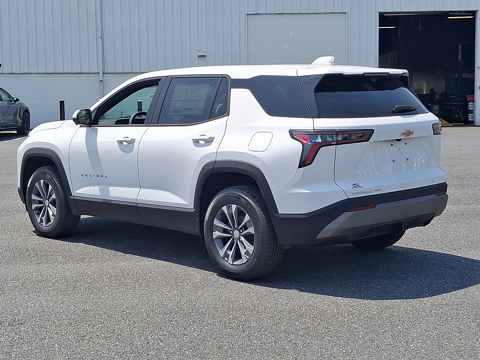 2026 Chevrolet Equinox AWD LT - Summit White - GAZ exterior view 7