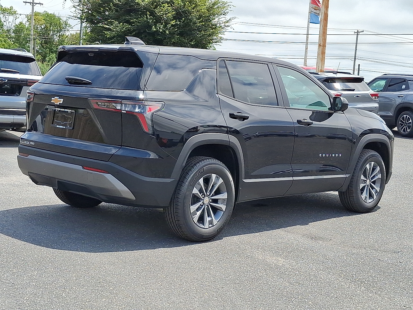 2026 Chevrolet Equinox AWD LT - Mosaic Black Metallic - GB8 exterior view 6