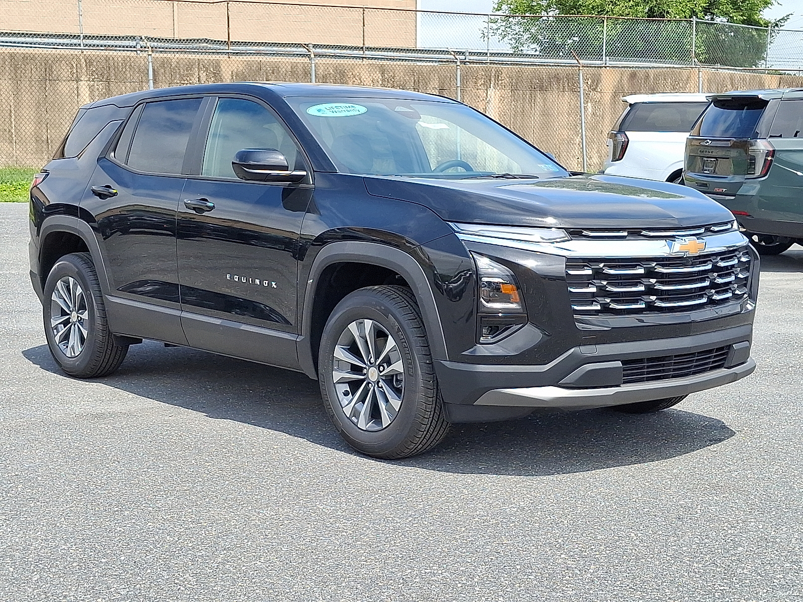 2026 Chevrolet Equinox AWD LT - Mosaic Black Metallic - GB8 exterior view 5
