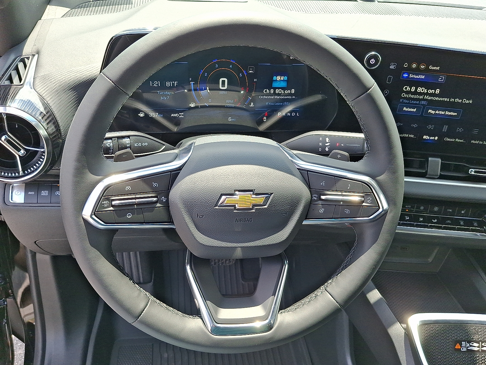 2026 Chevrolet Equinox AWD LT - Mosaic Black Metallic - GB8 exterior view 12