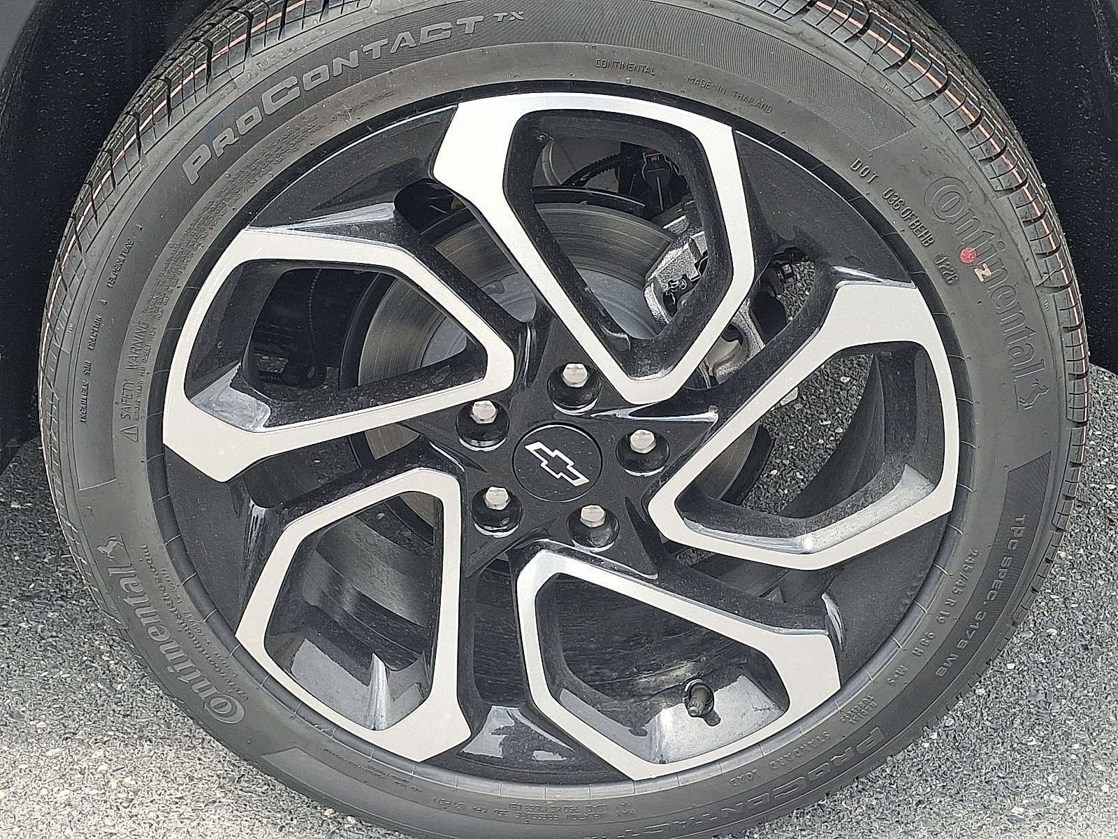 2026 Chevrolet Trax FWD 2RS - Mosaic Black Metallic - GB0 exterior view 8