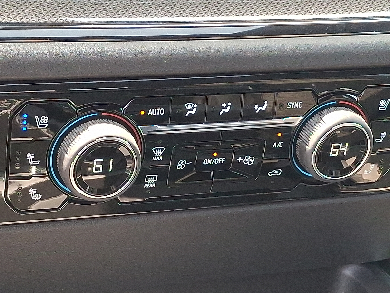 2026 Chevrolet Silverado 2500 HD Crew Cab, Standard Bed, XR2, 4WD - Black - GBA exterior view 17