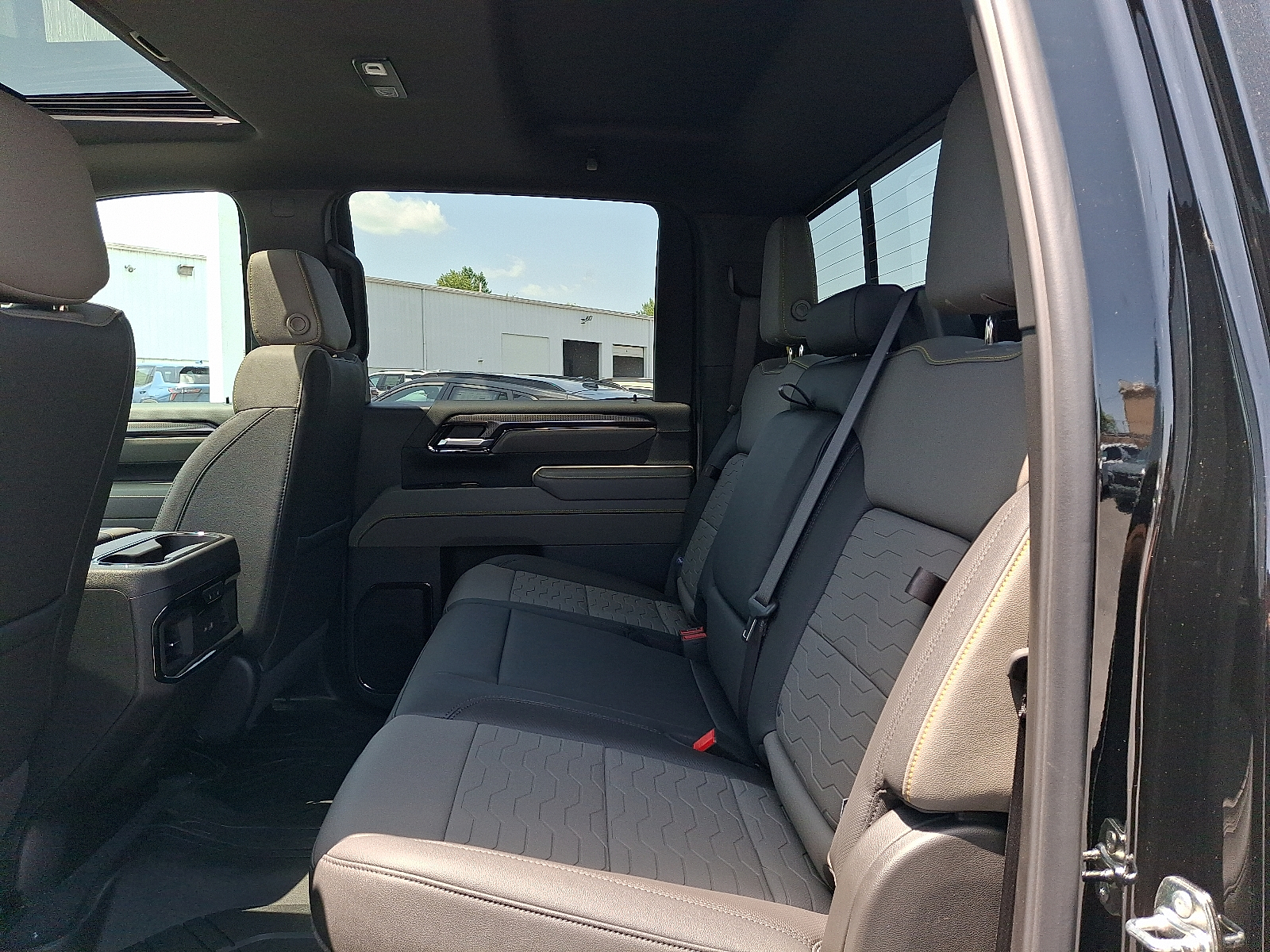 2026 Chevrolet Silverado 2500 HD Crew Cab, Standard Bed, XR2, 4WD - Black - GBA exterior view 9