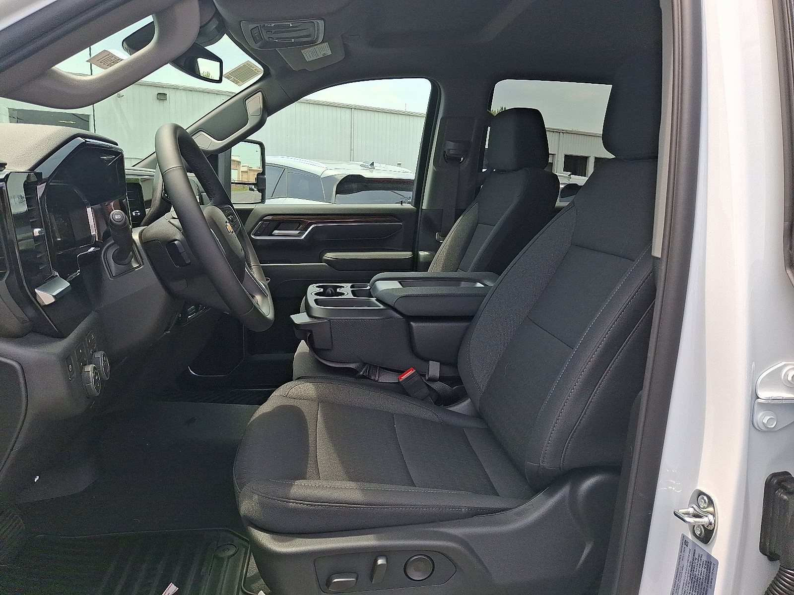 2026 Chevrolet Silverado 2500 HD Crew Cab, Standard Bed, LT, 4WD - Summit White - GAZ exterior view 12