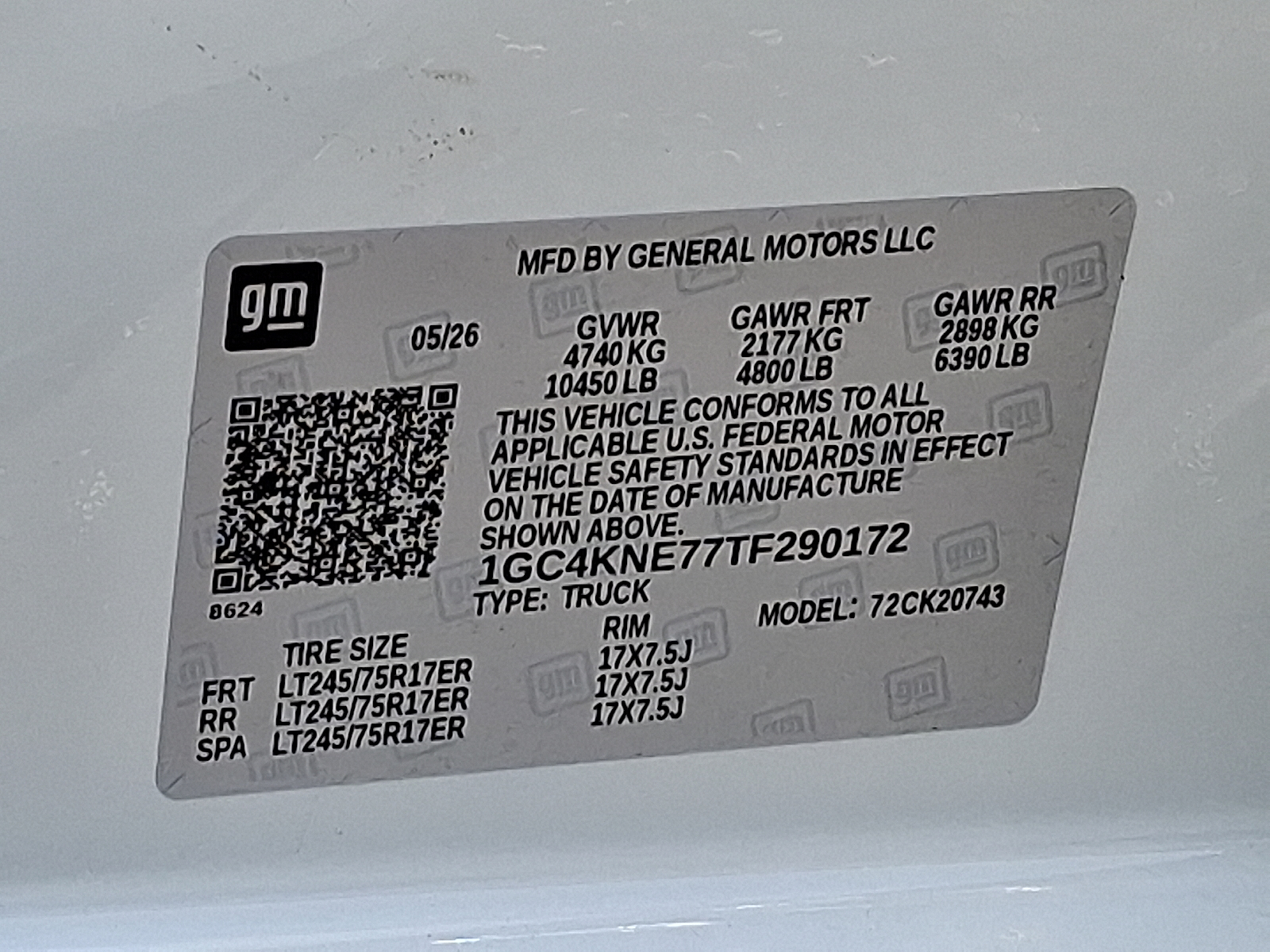 2026 Chevrolet Silverado 2500 HD Crew Cab, Standard Bed, LT, 4WD - Summit White - GAZ exterior view 18
