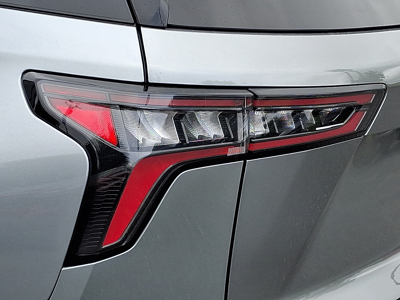 2025 Chevrolet Equinox AWD LT - Sterling Gray Metallic - GXD exterior view 13
