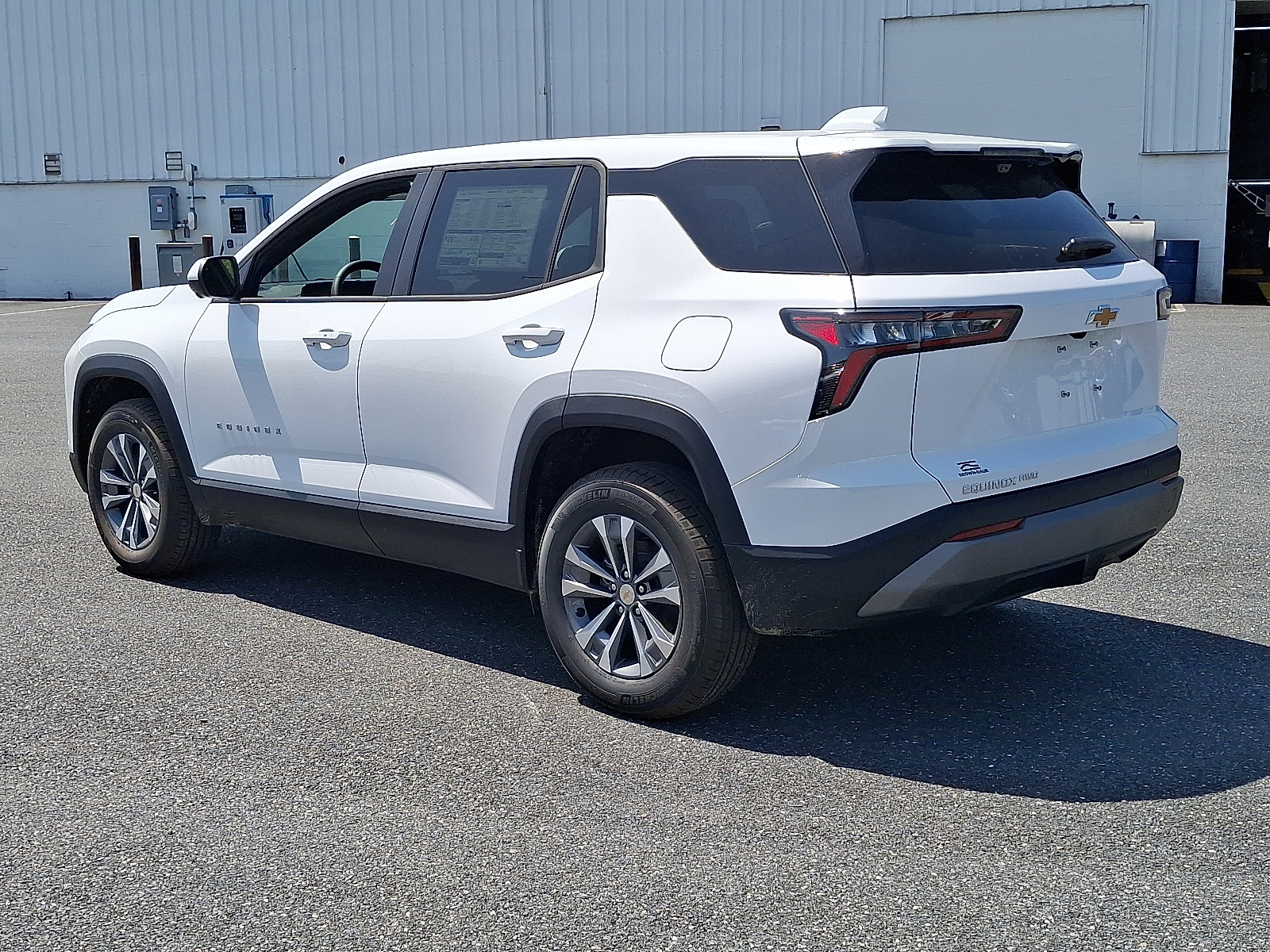 2026 Chevrolet Equinox AWD LT - Summit White - GAZ exterior view 7