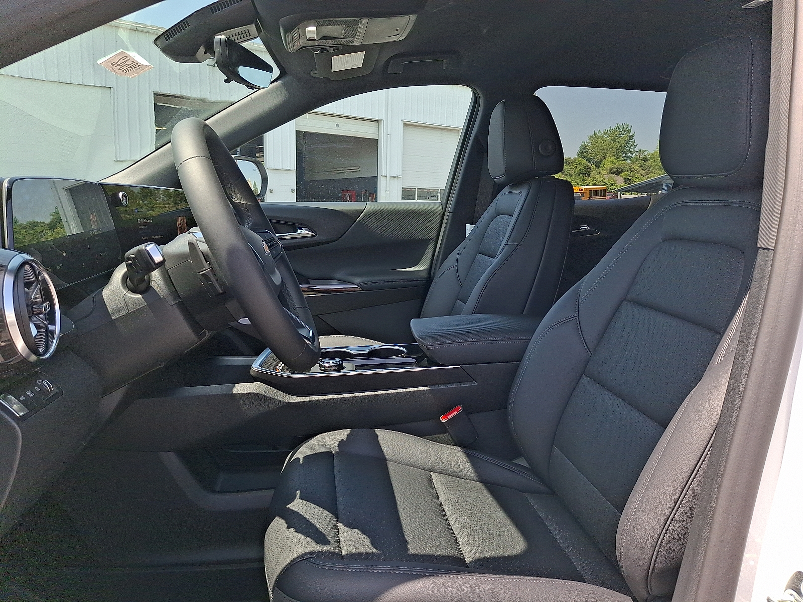 2026 Chevrolet Equinox AWD LT - Summit White - GAZ exterior view 12