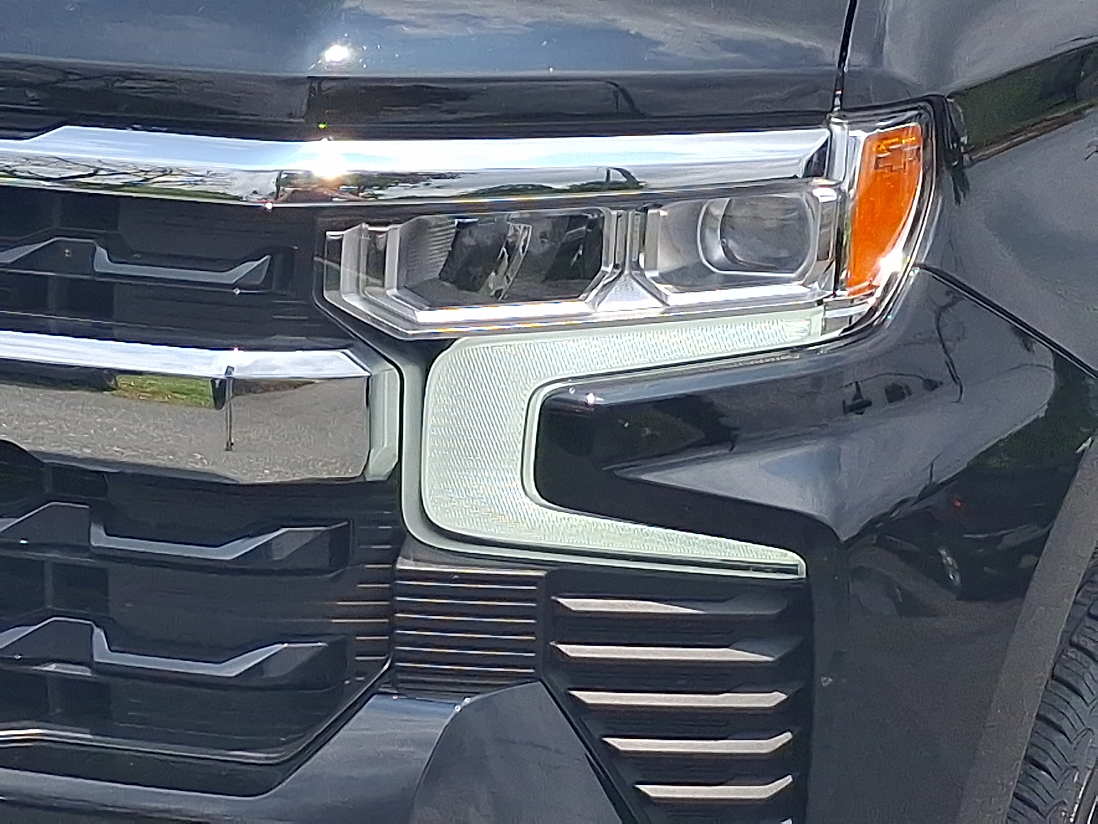 2026 Chevrolet Silverado 1500 4WD Crew Cab Standard Bed LT - Black - GBA exterior view 12