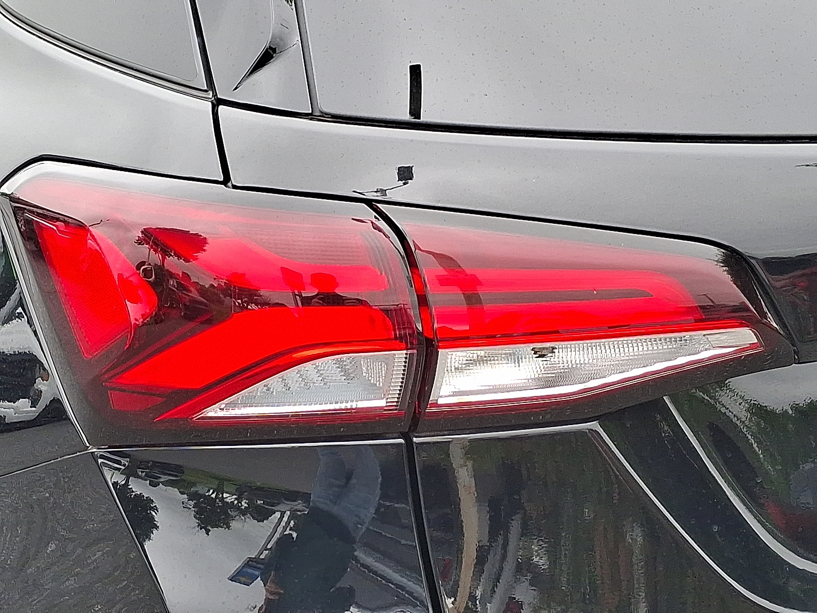 2024 Chevrolet Equinox AWD RS - Mosaic Black Metallic - GB8 exterior view 6
