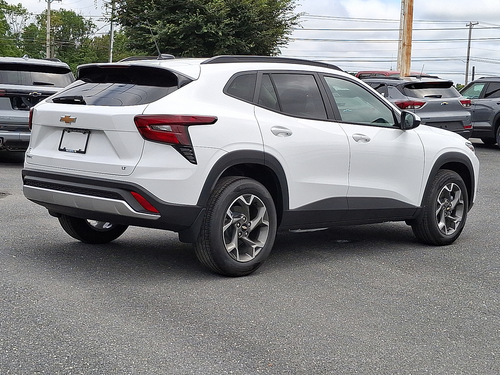 2026 Chevrolet Trax FWD LT - Summit White - GAZ exterior view 6