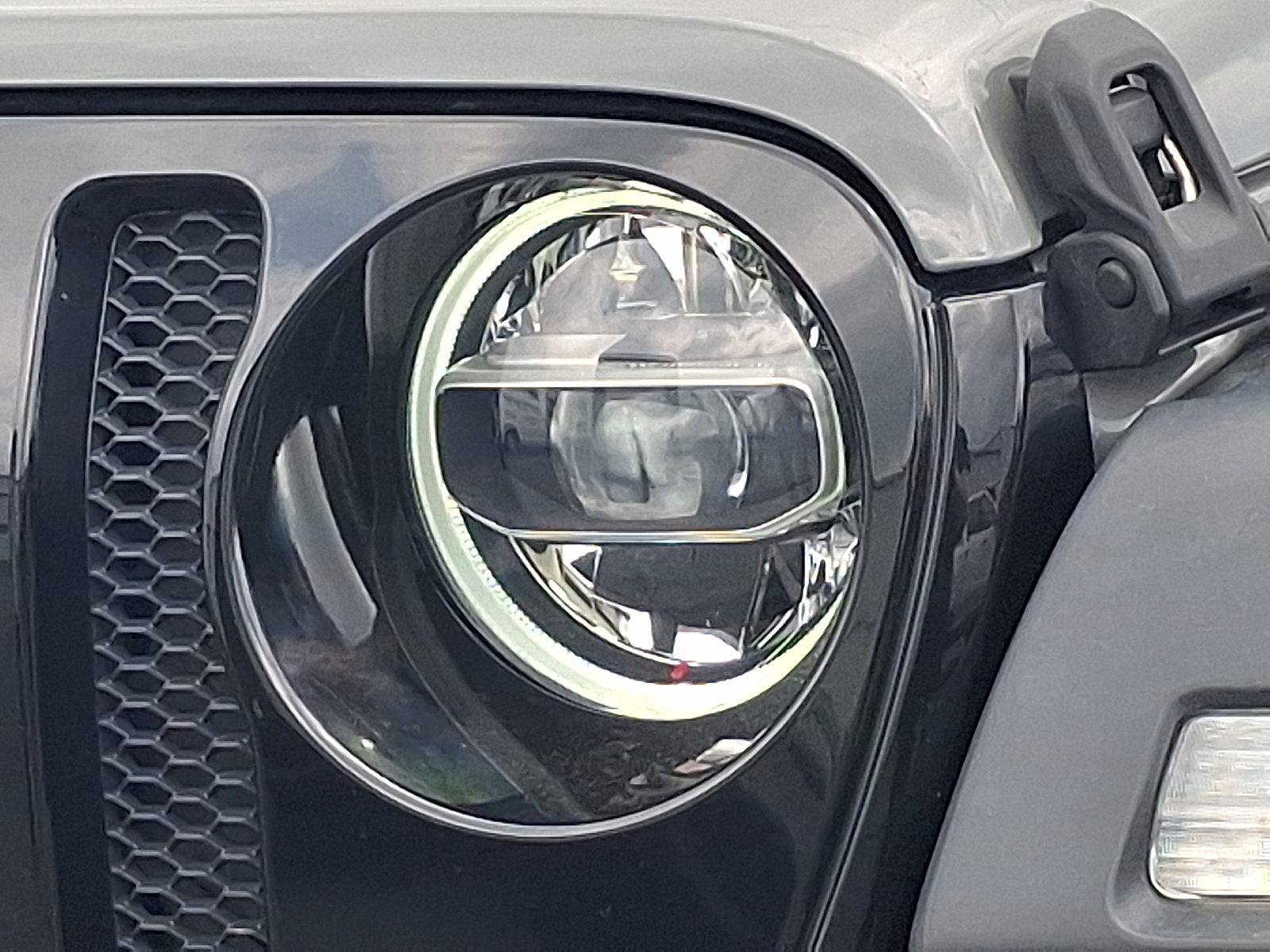 2020 Jeep Wrangler Unlimited Willys 4x4 - Sting-Gray Clearcoat - PDN exterior view 9