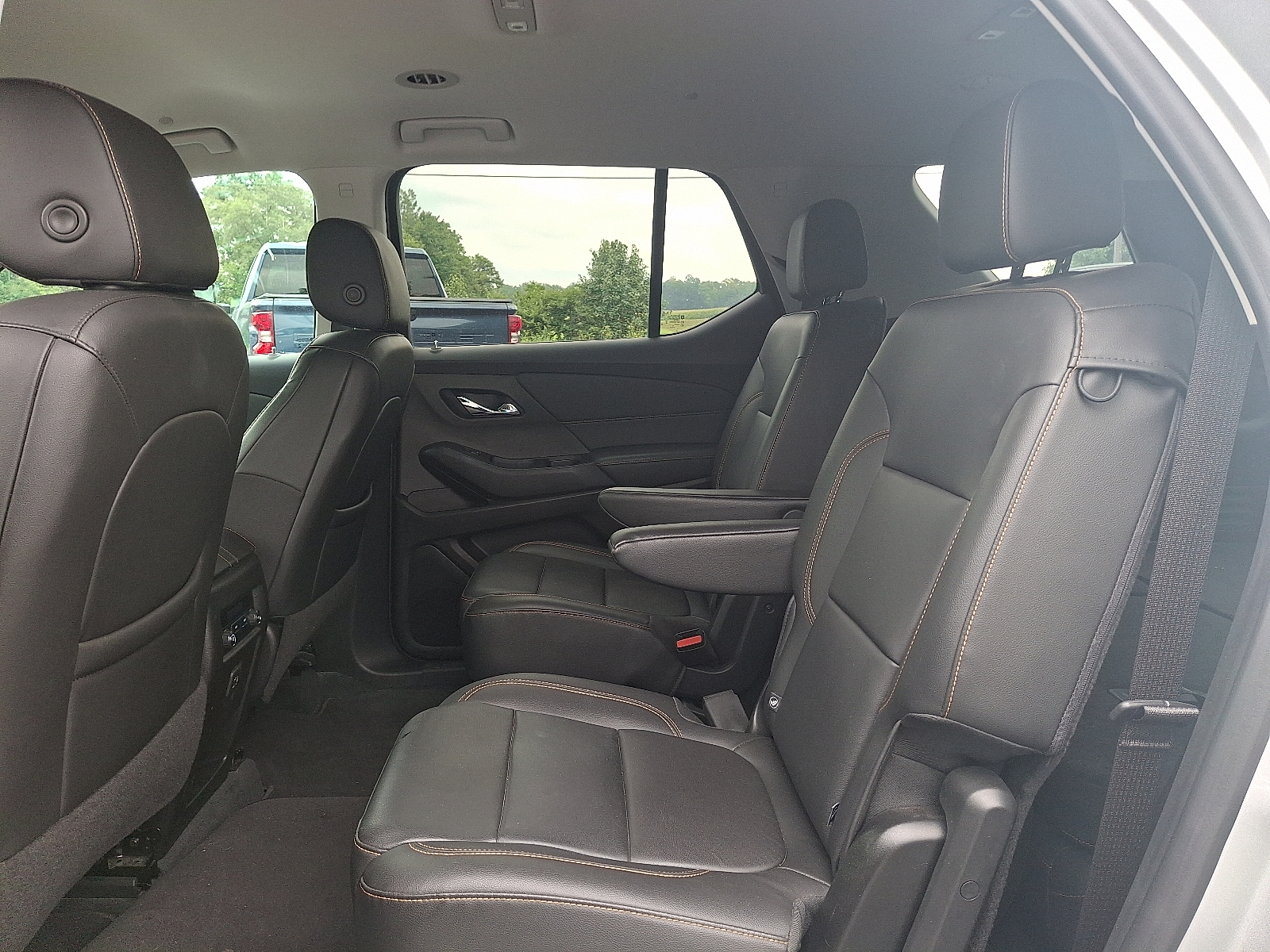 2021 Chevrolet Traverse AWD LT Leather - Silver Ice Metallic - GAN exterior view 11