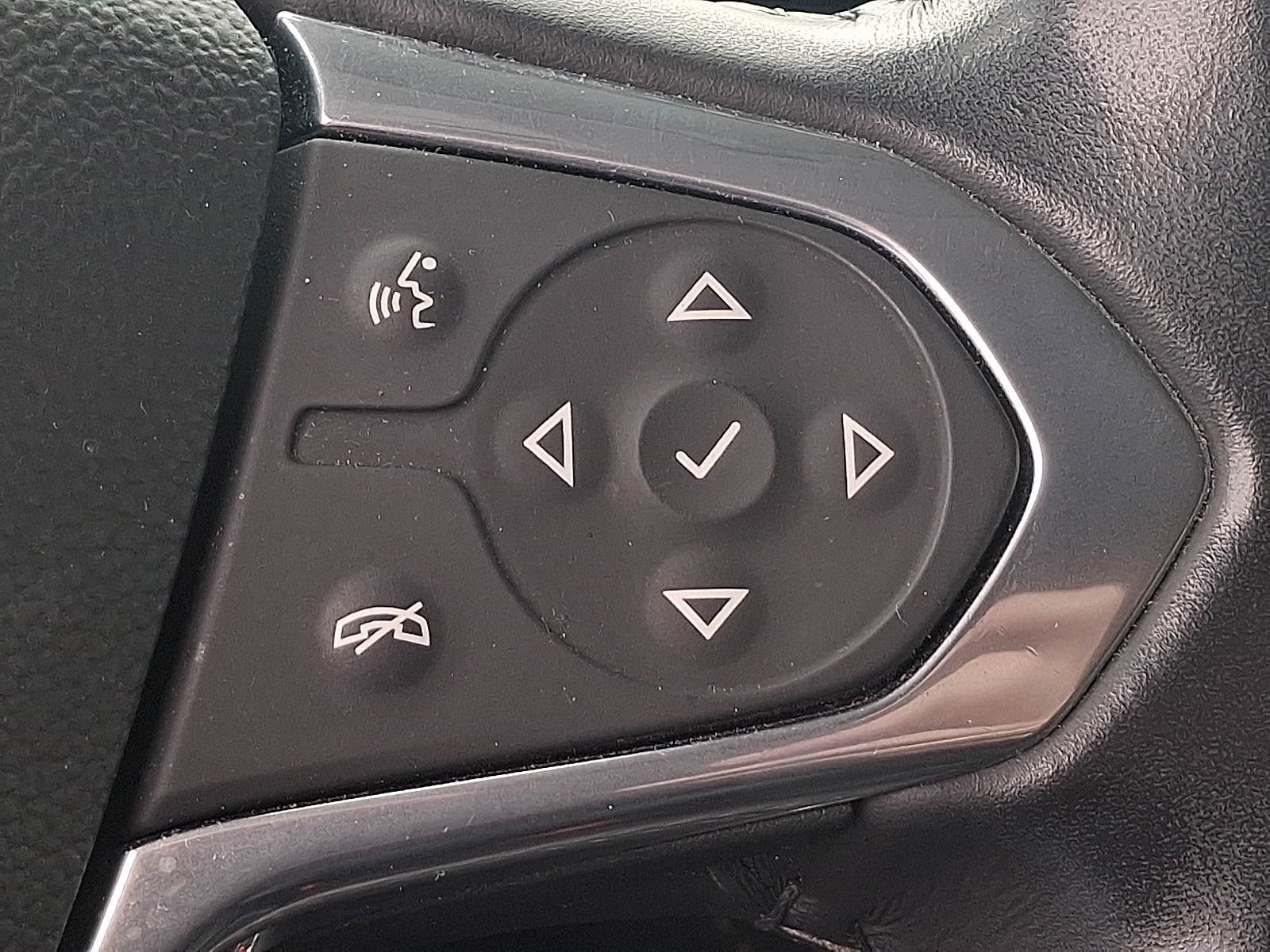 2021 Chevrolet Traverse AWD LT Leather - Silver Ice Metallic - GAN exterior view 17