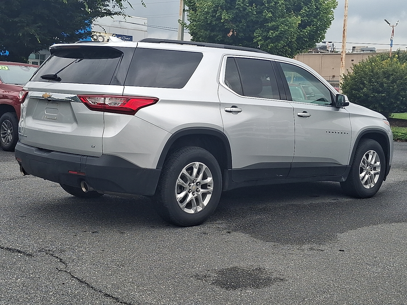 2021 Chevrolet Traverse AWD LT Leather - Silver Ice Metallic - GAN exterior view 6