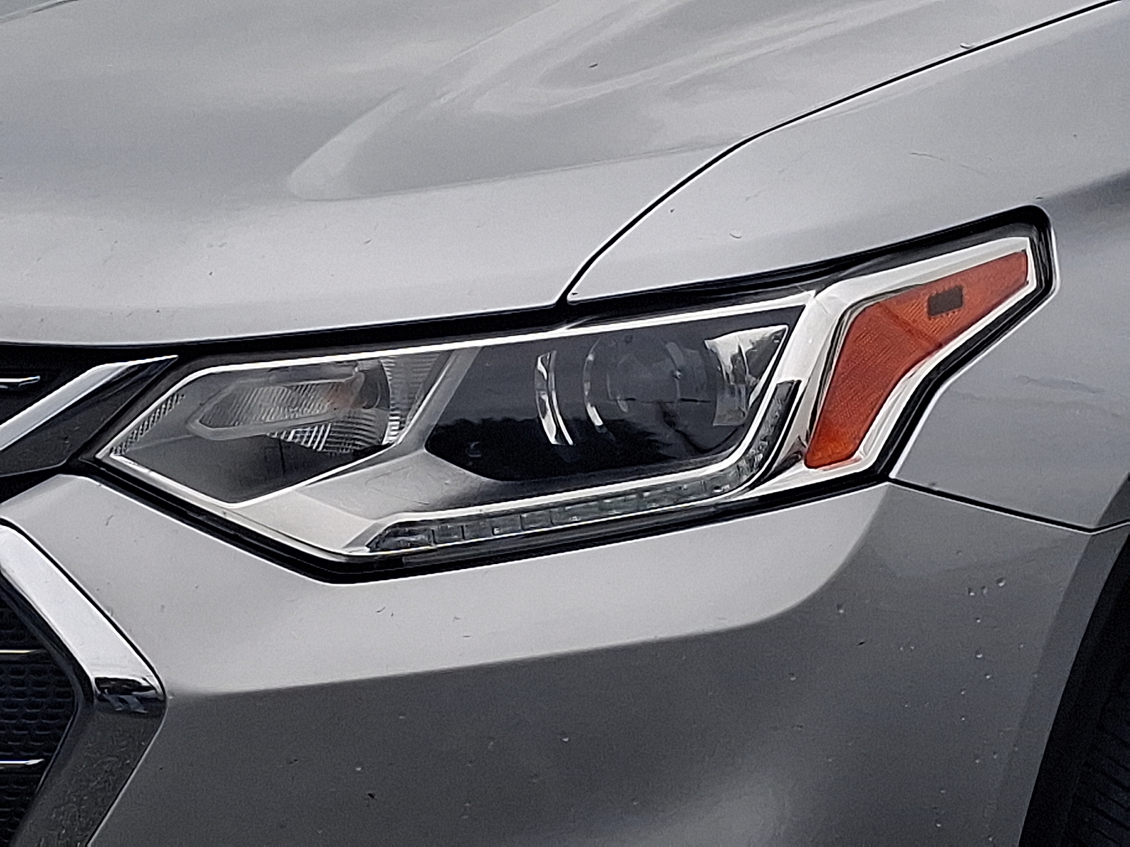 2021 Chevrolet Traverse AWD LT Leather - Silver Ice Metallic - GAN exterior view 9