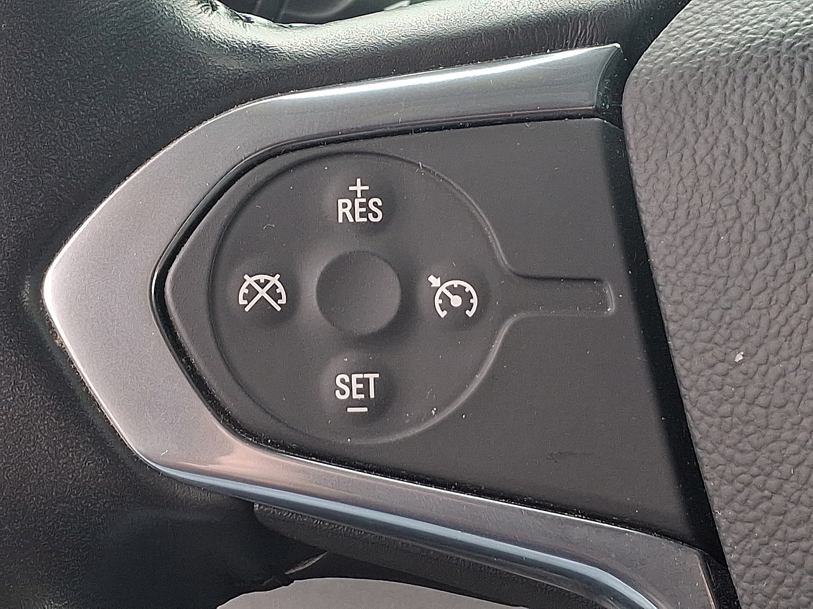 2021 Chevrolet Traverse AWD LT Leather - Silver Ice Metallic - GAN exterior view 16