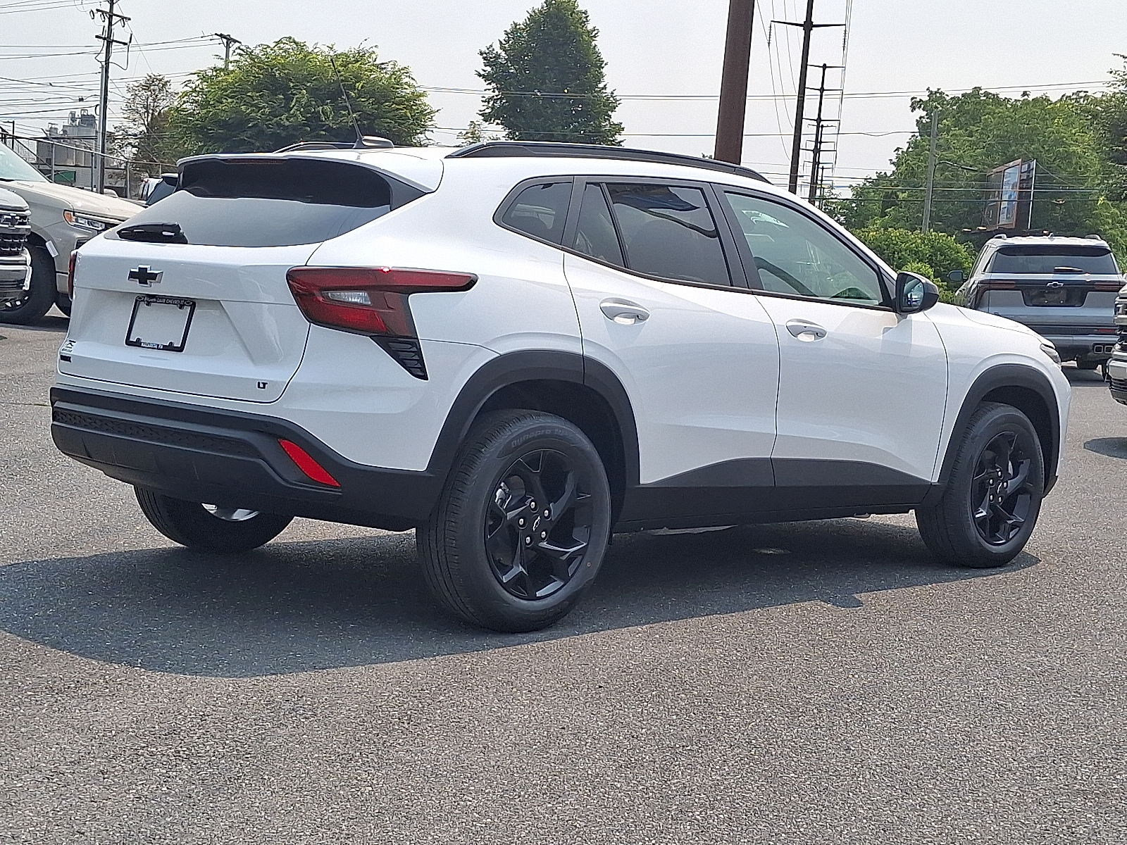 2026 Chevrolet Trax FWD LT - Summit White - GAZ exterior view 6
