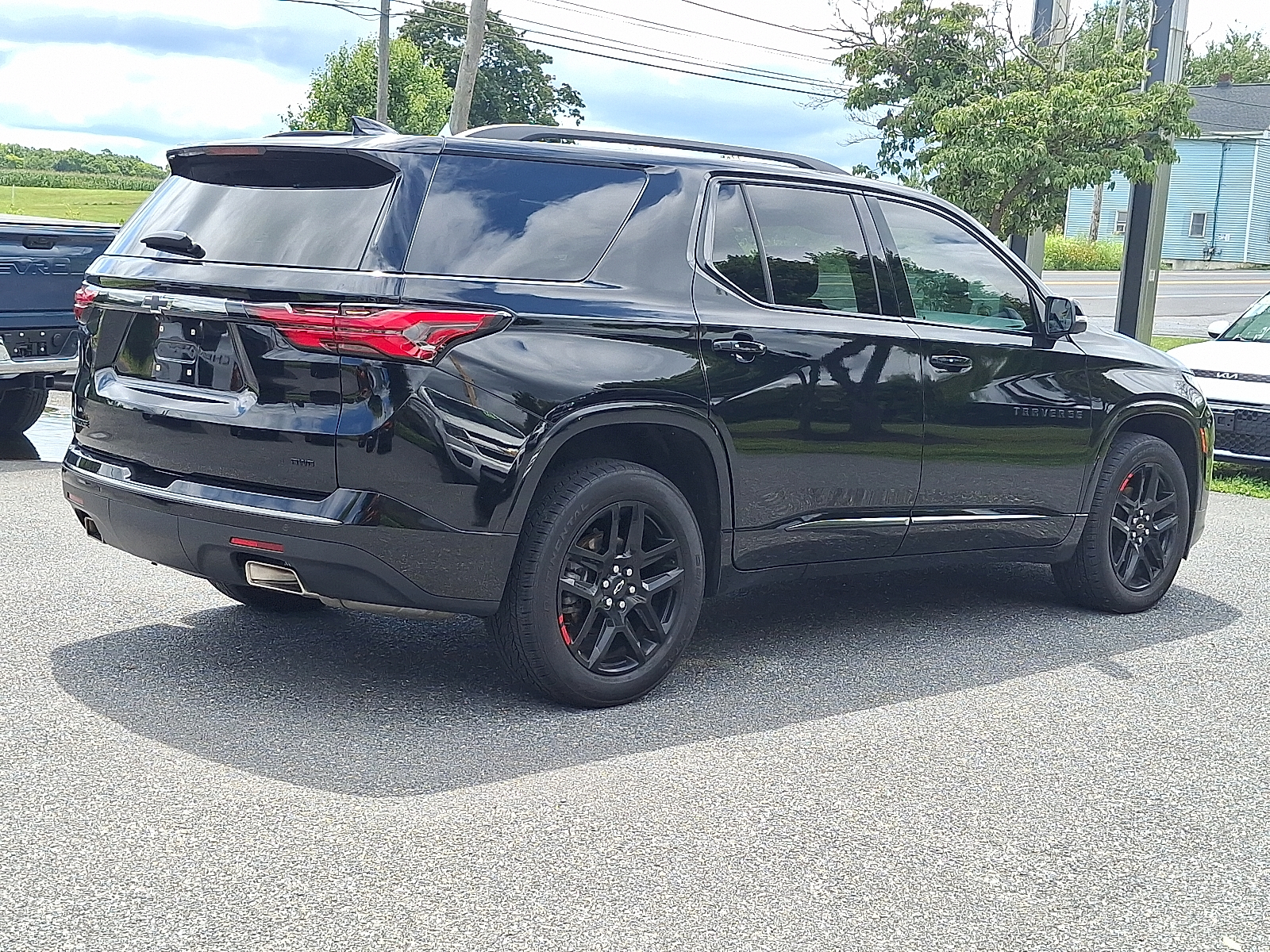2024 Chevrolet Traverse Limited AWD Premier - Mosaic Black Metallic - GB8 exterior view 9