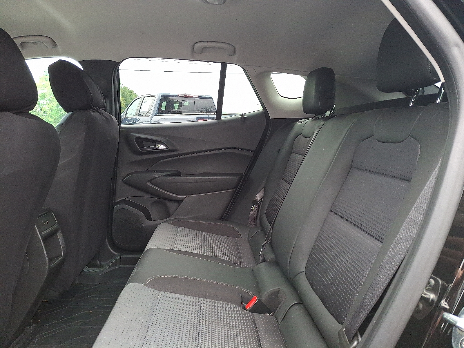 2024 Chevrolet Trax FWD LT - Mosaic Black Metallic - GB0 exterior view 14