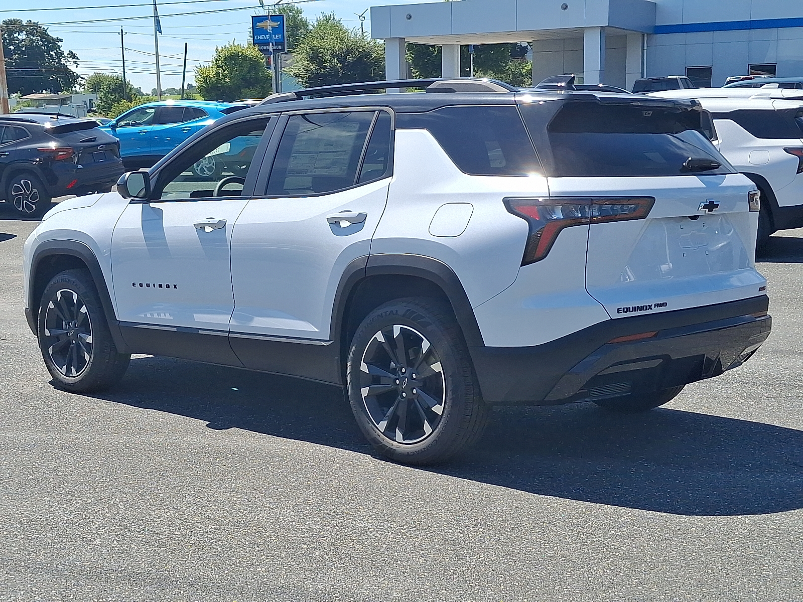 2027 Chevrolet Equinox AWD RS - Polar White Tricoat - G4J exterior view 7