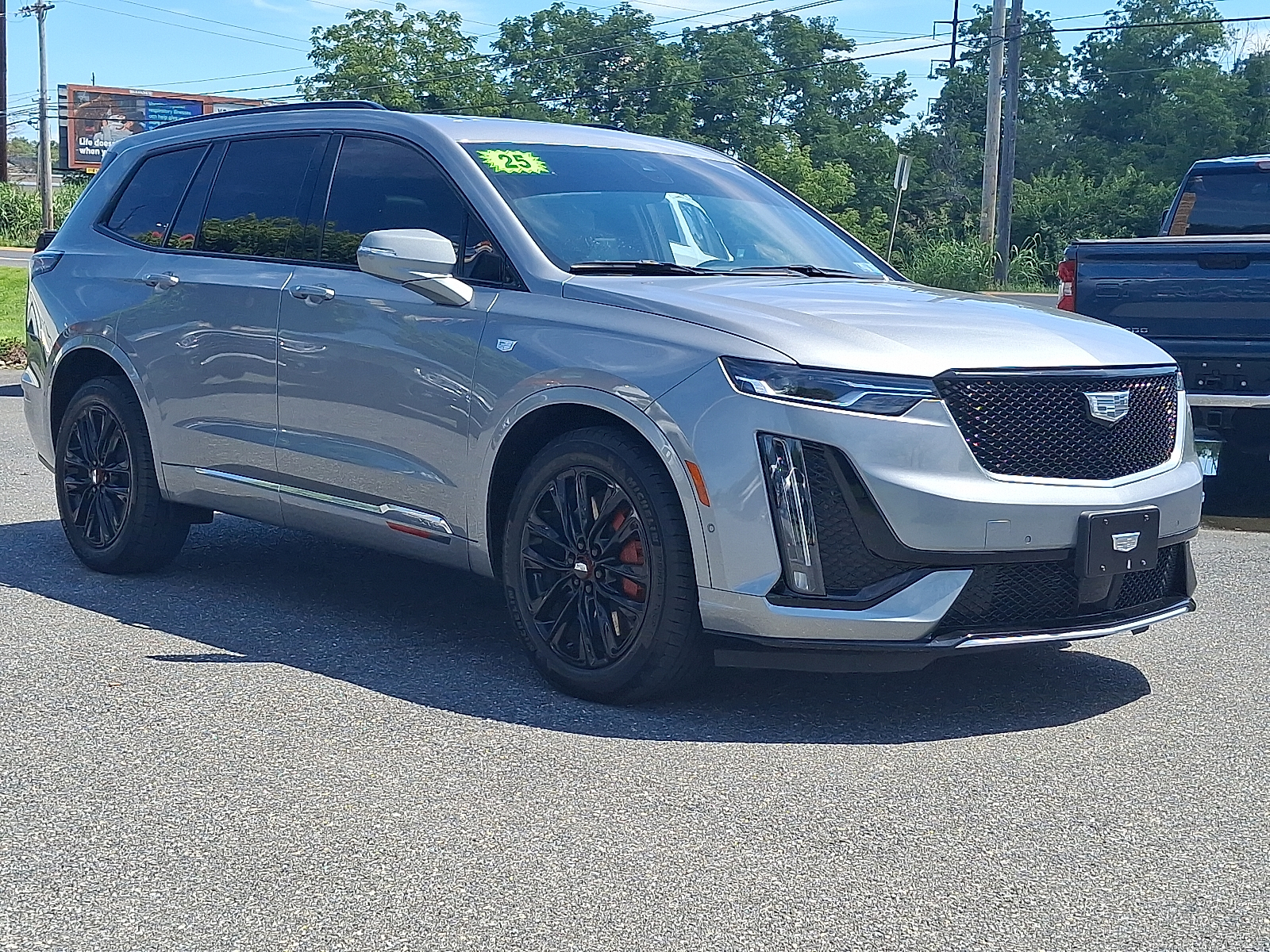 2025 Cadillac XT6 AWD Sport - Argent Silver Metallic - GXD exterior view 7