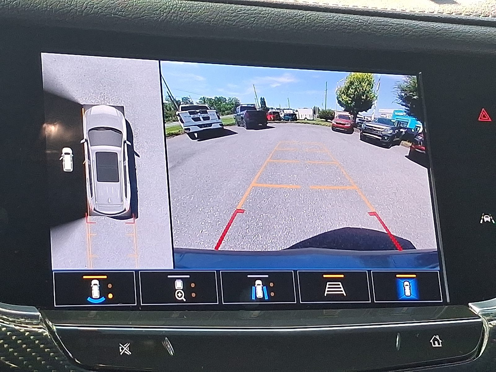 2025 Cadillac XT6 AWD Sport - Argent Silver Metallic - GXD exterior view 3