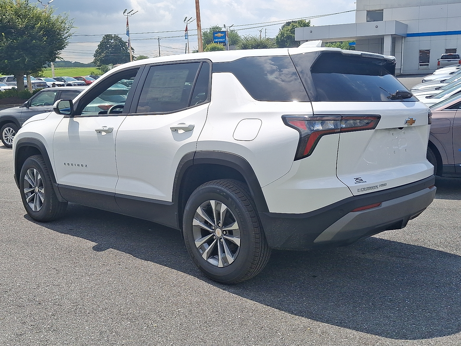2026 Chevrolet Equinox AWD LT - Summit White - GAZ exterior view 7