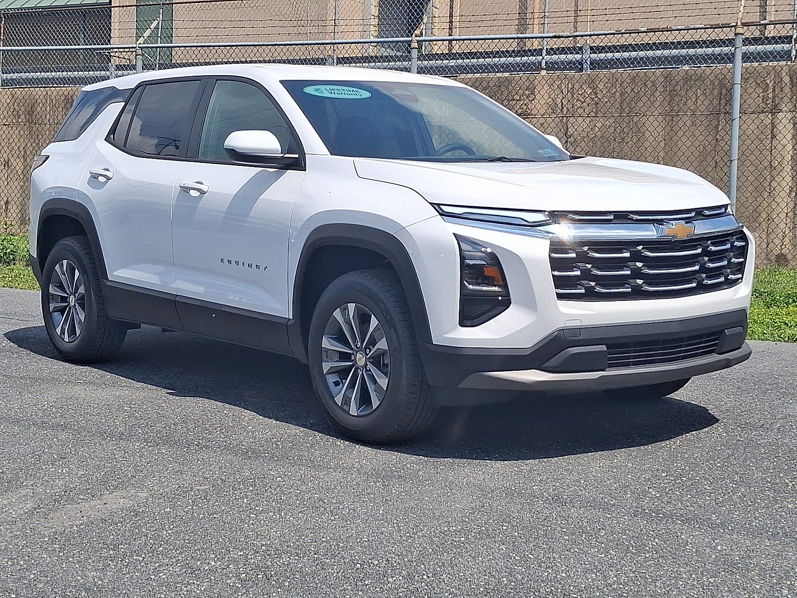 2026 Chevrolet Equinox AWD LT - Summit White - GAZ exterior view 5