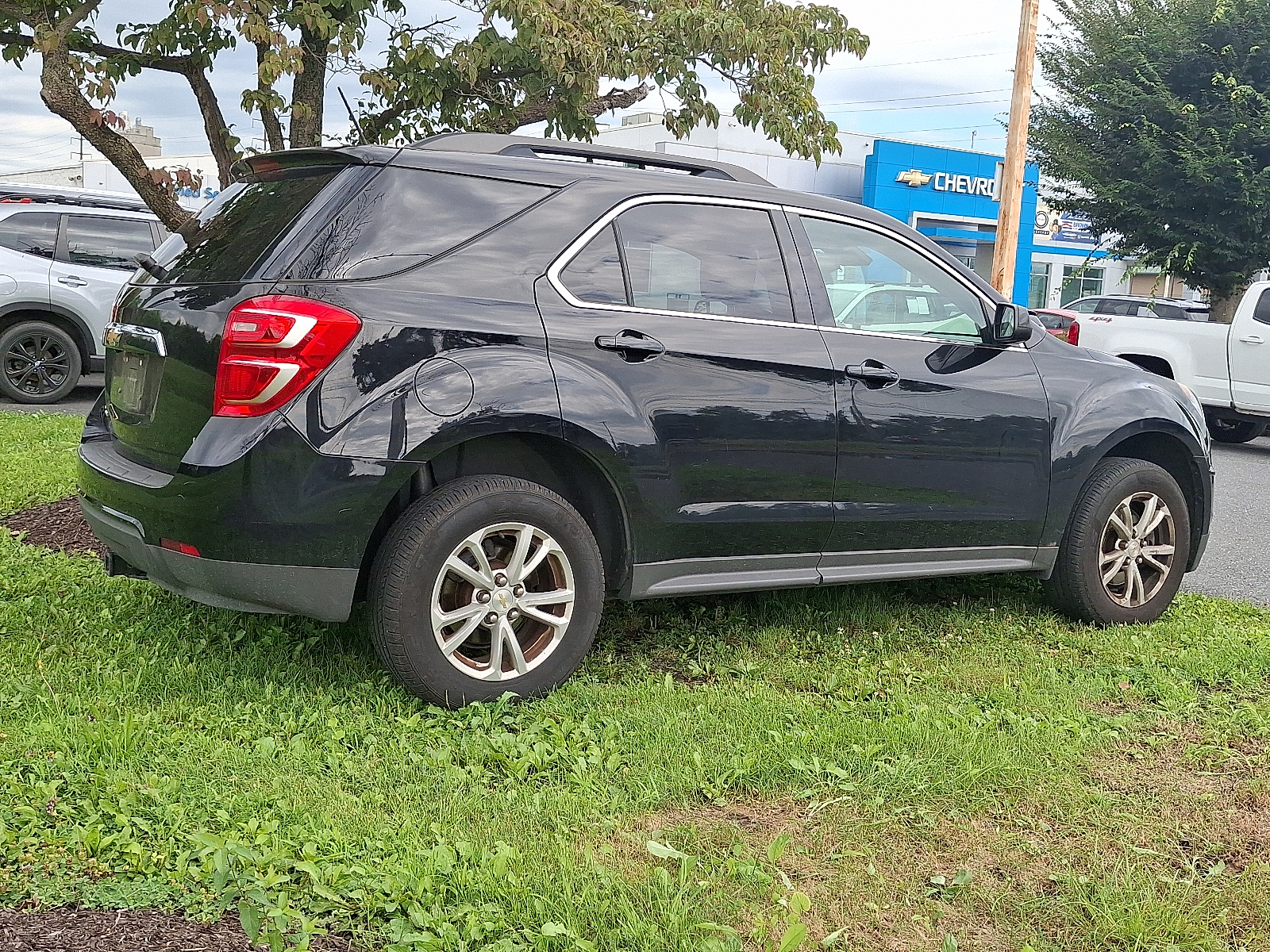 2017 Chevrolet Equinox LT - Mosaic Black Metallic - GB8 exterior view 4