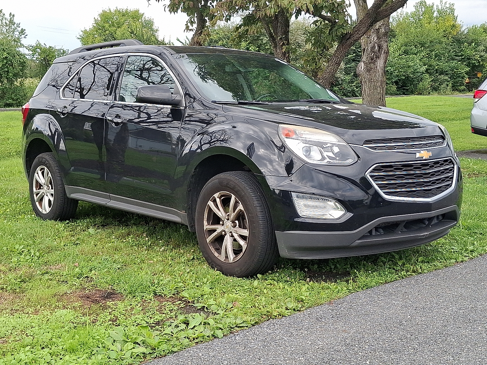 2017 Chevrolet Equinox LT - Mosaic Black Metallic - GB8 exterior view 3